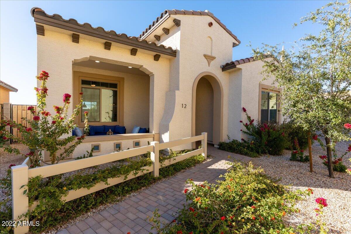 1500 E Wahalla Lane Unit: 12W