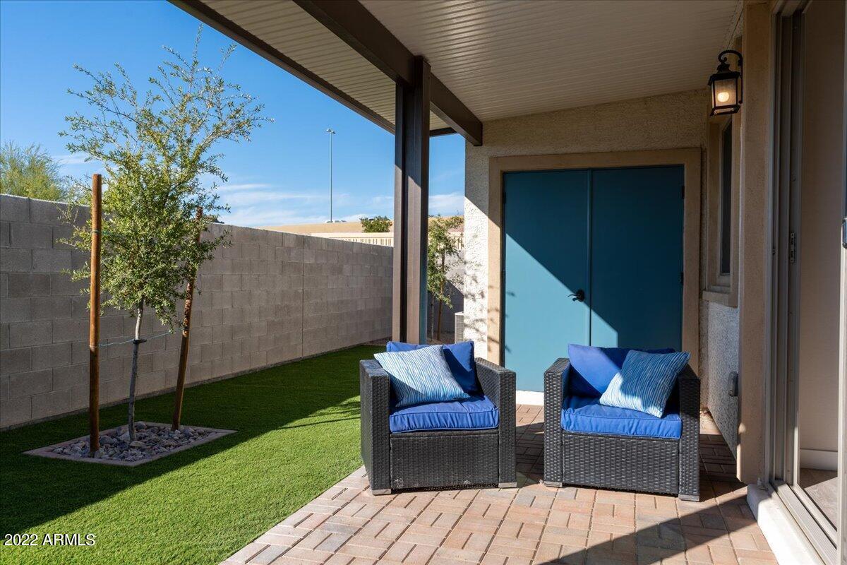 1500 E Wahalla Lane Unit: 12W