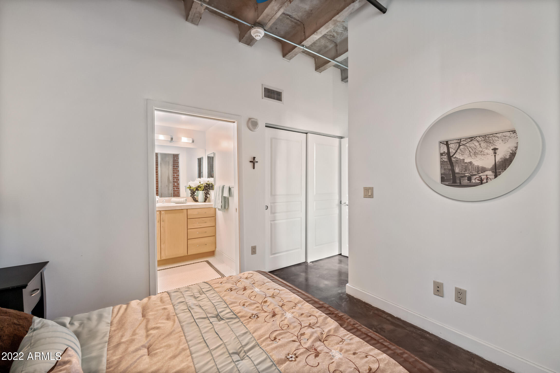114 W ADAMS Street Unit: 708