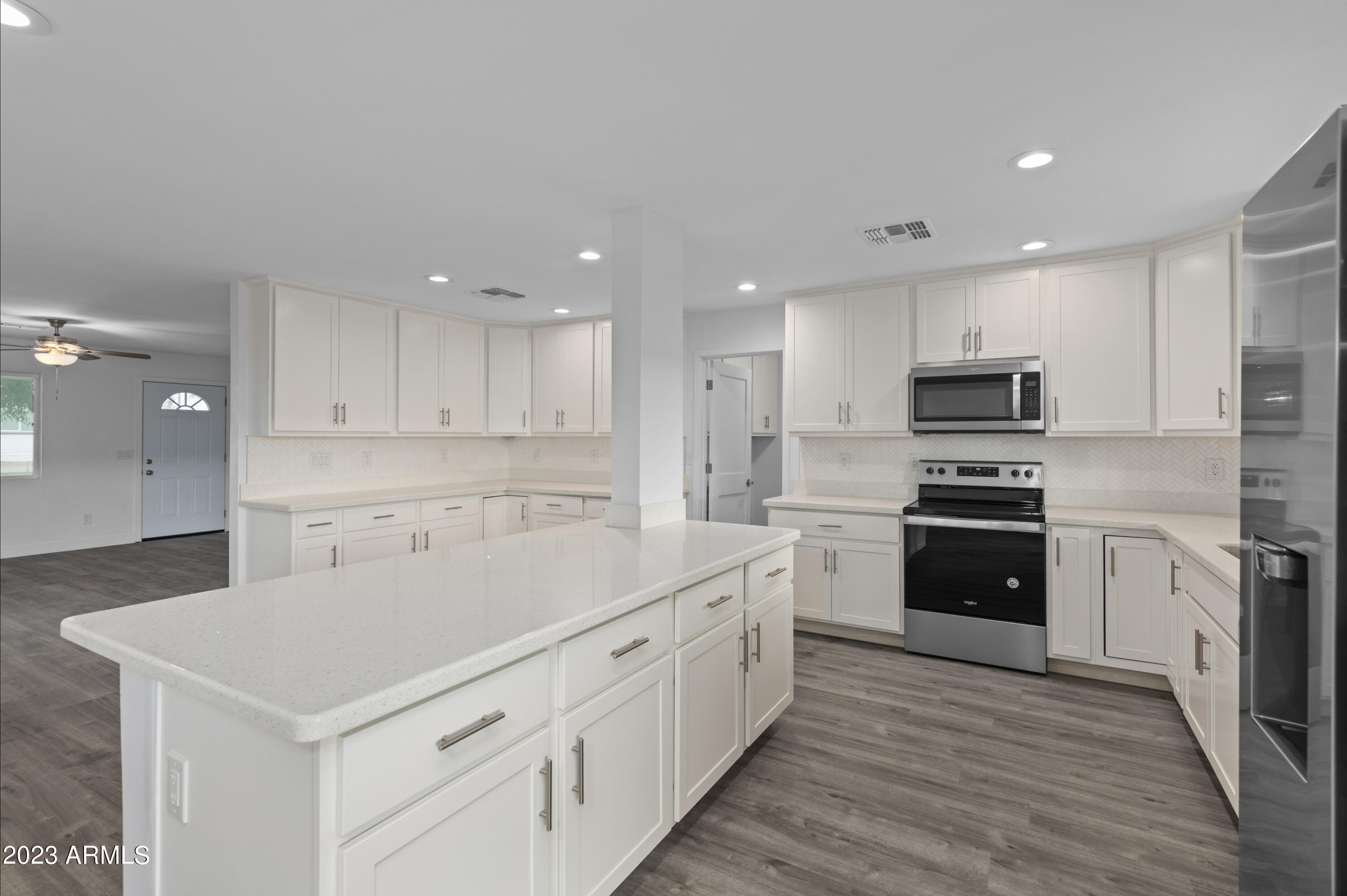 1127 E EL CAMINITO Drive