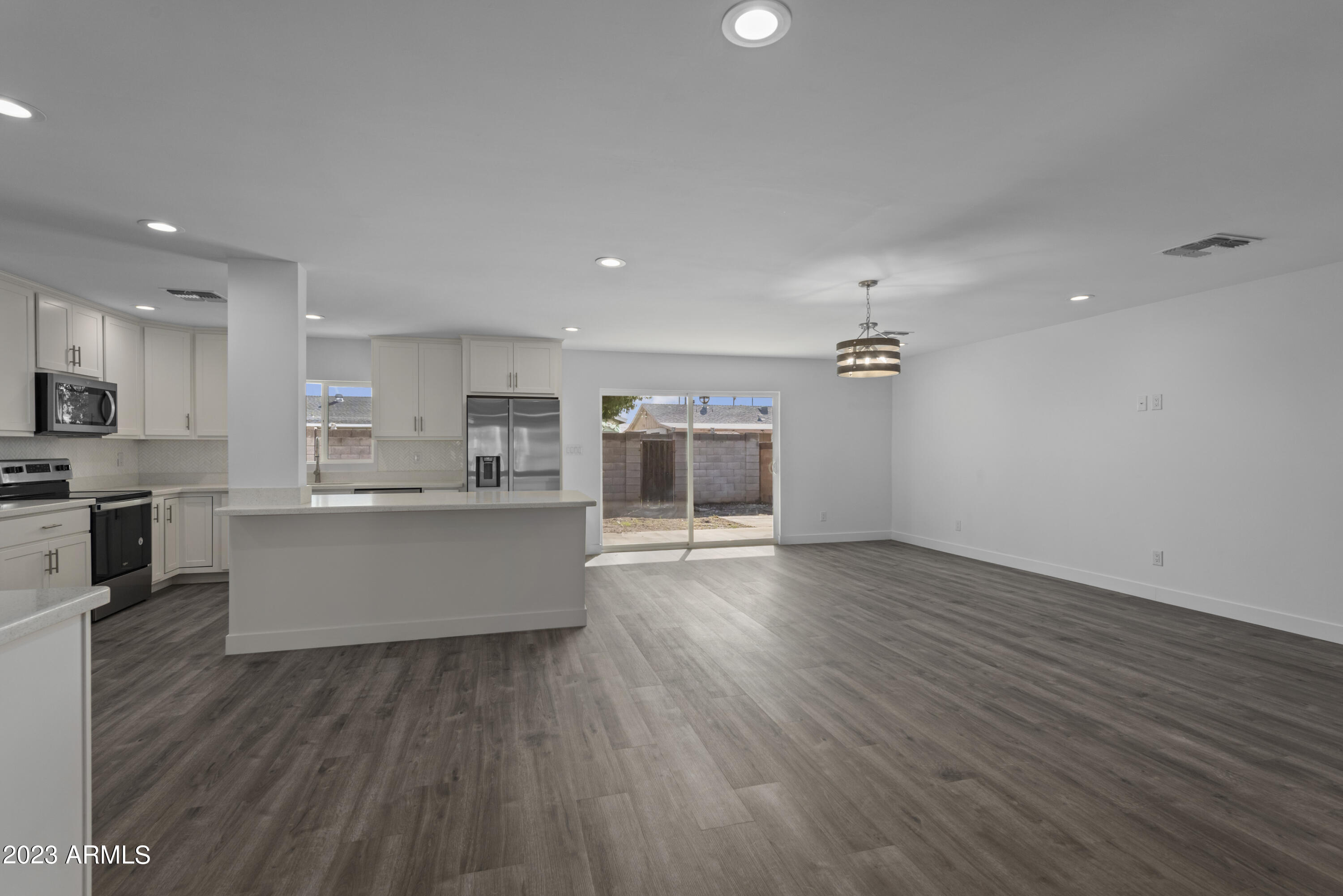 1127 E EL CAMINITO Drive