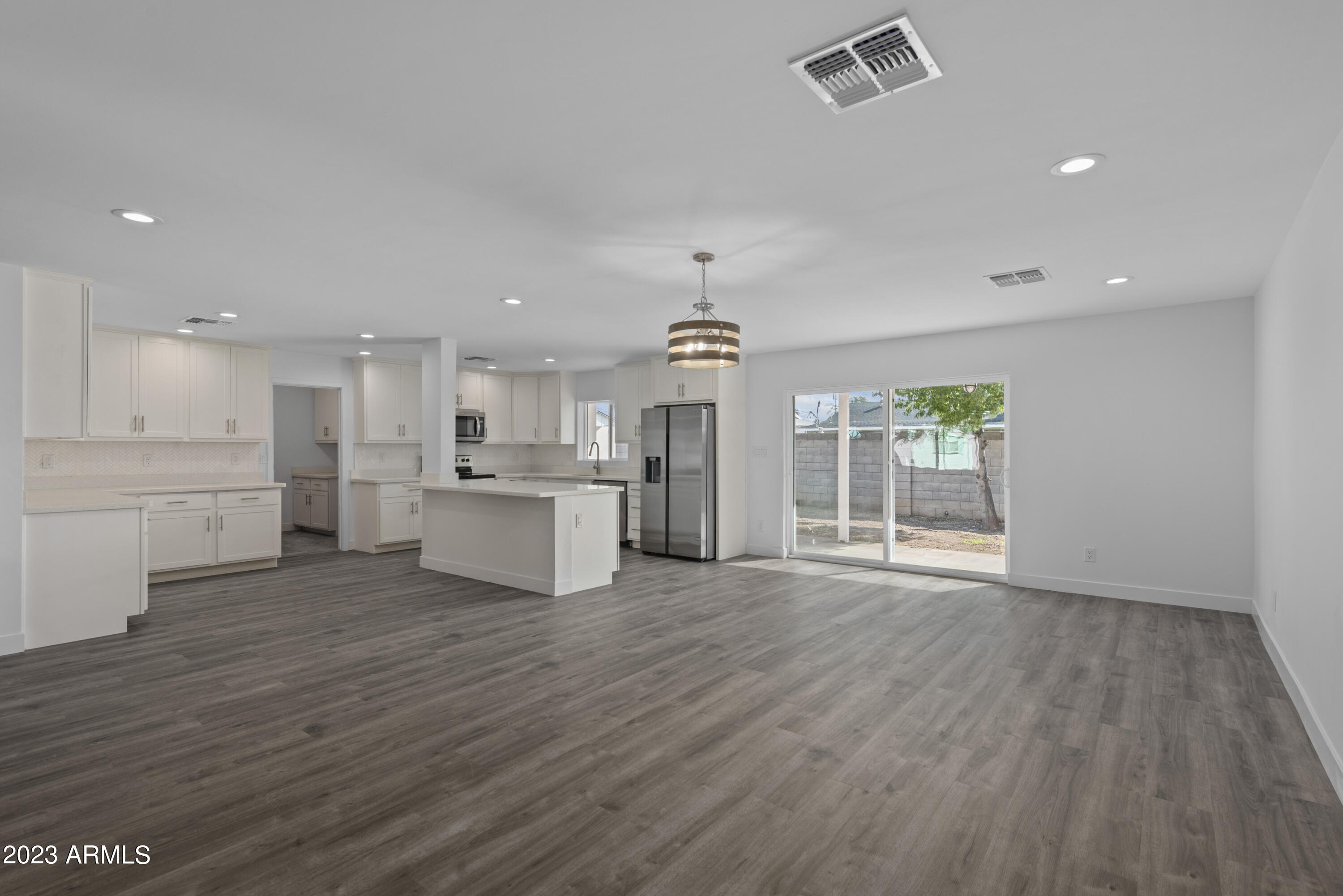 1127 E EL CAMINITO Drive
