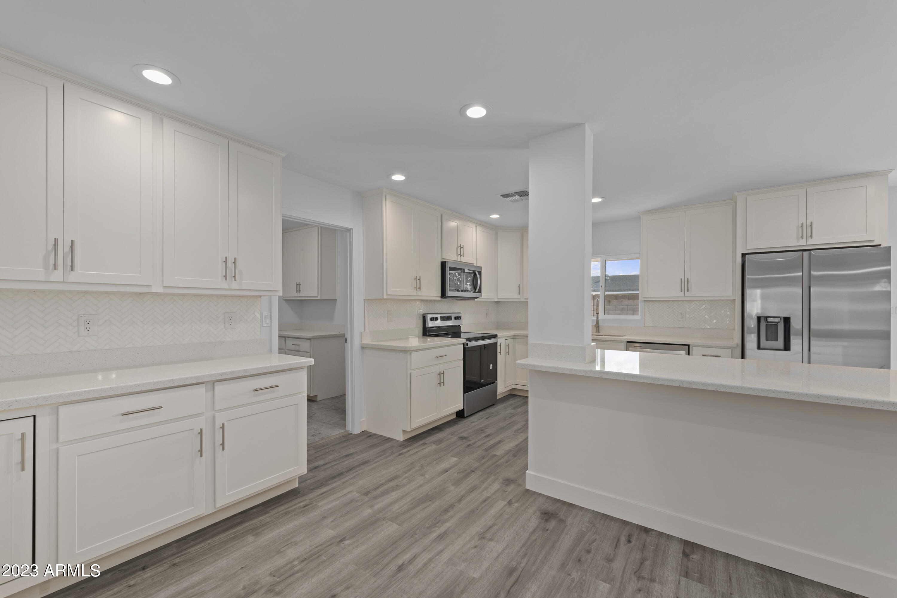 1127 E EL CAMINITO Drive