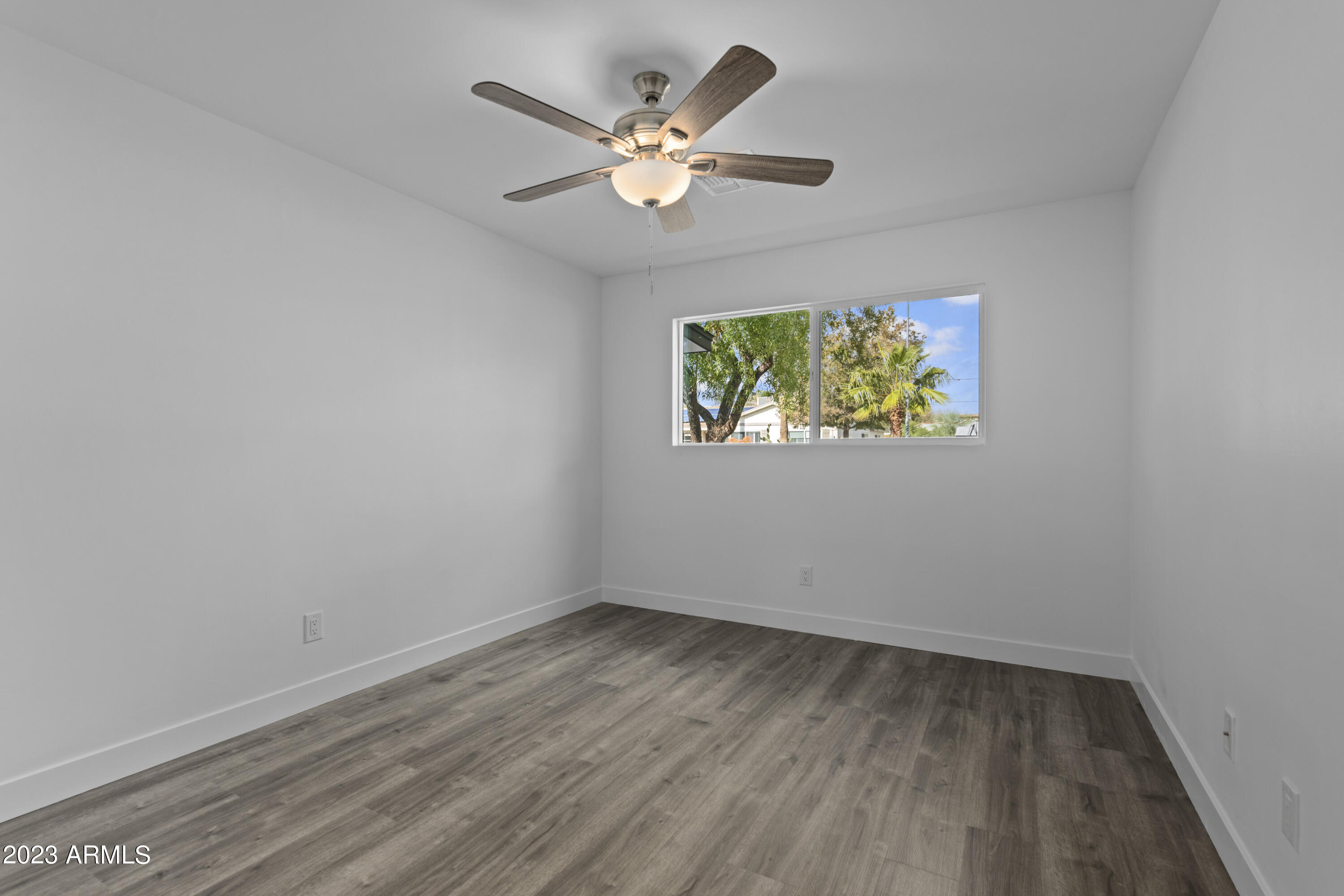 1127 E EL CAMINITO Drive