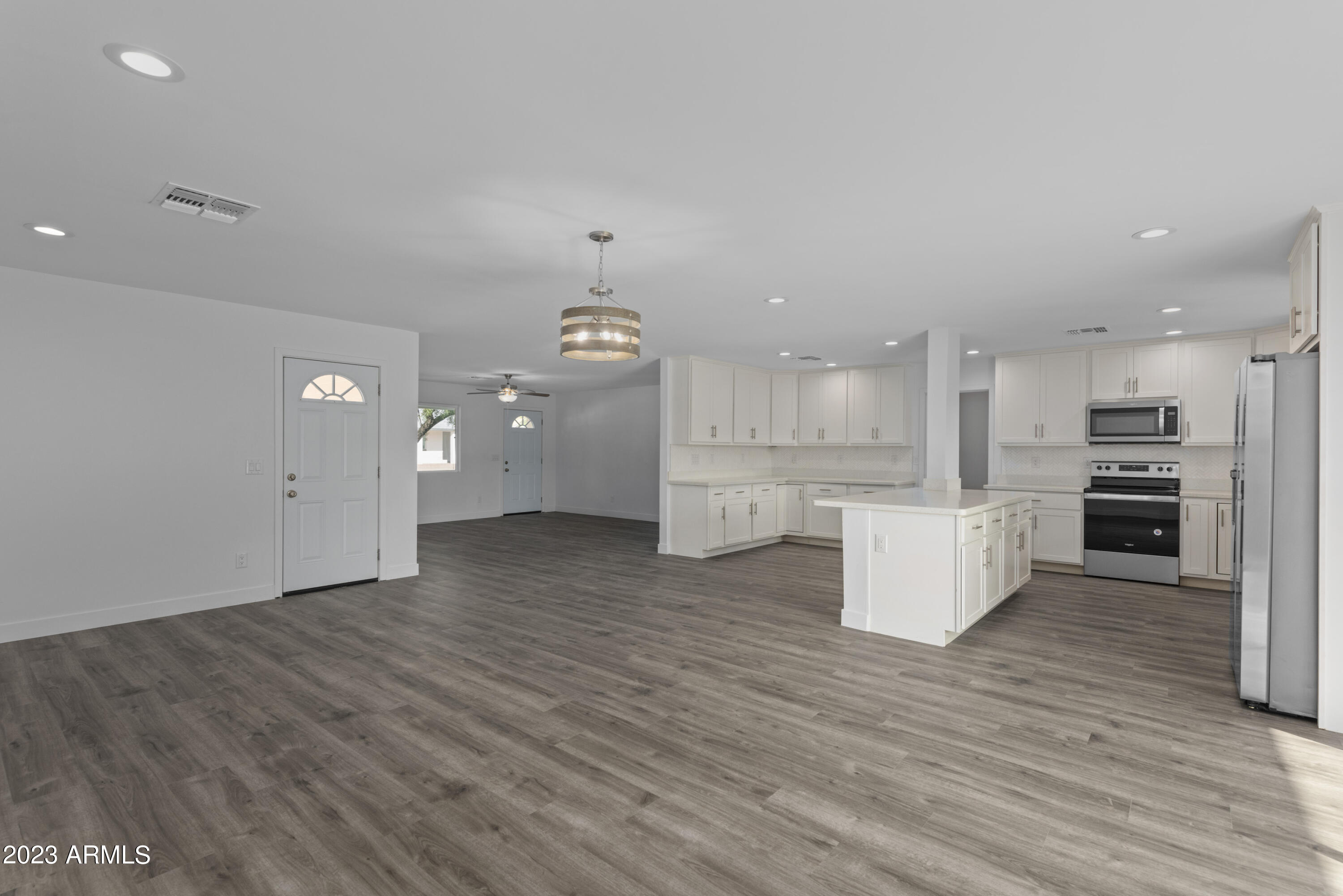 1127 E EL CAMINITO Drive