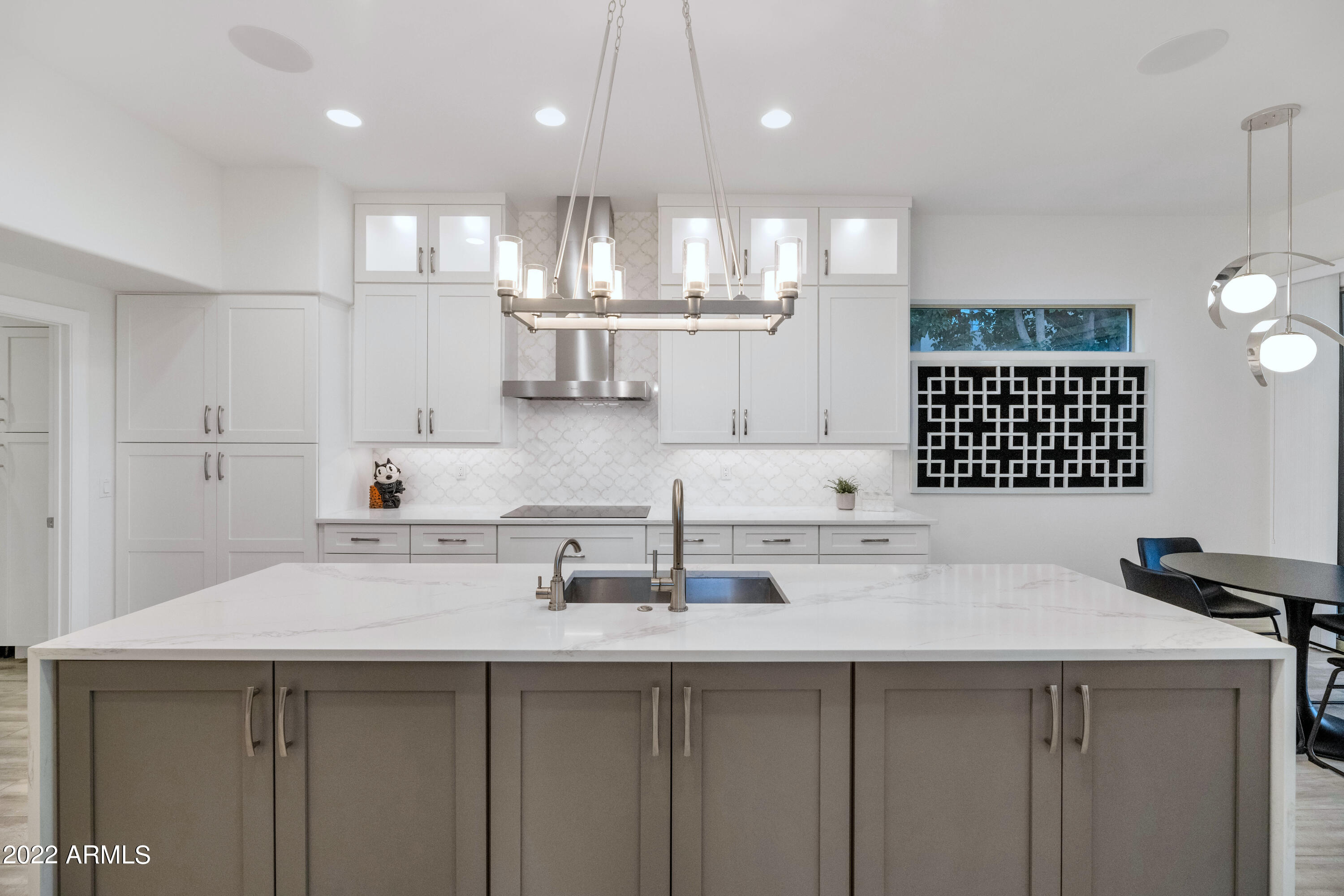 7634 E SIERRA VISTA Drive