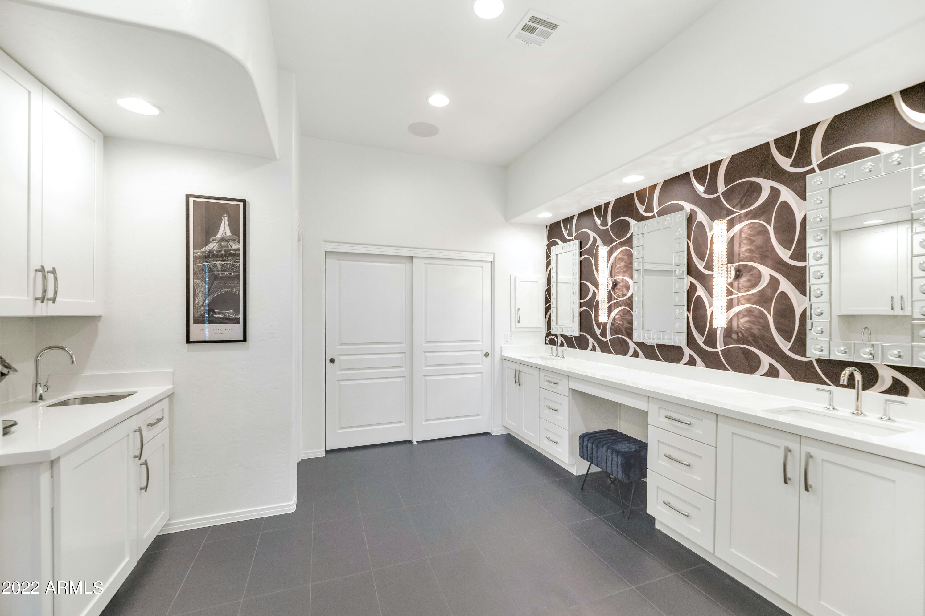 7634 E SIERRA VISTA Drive