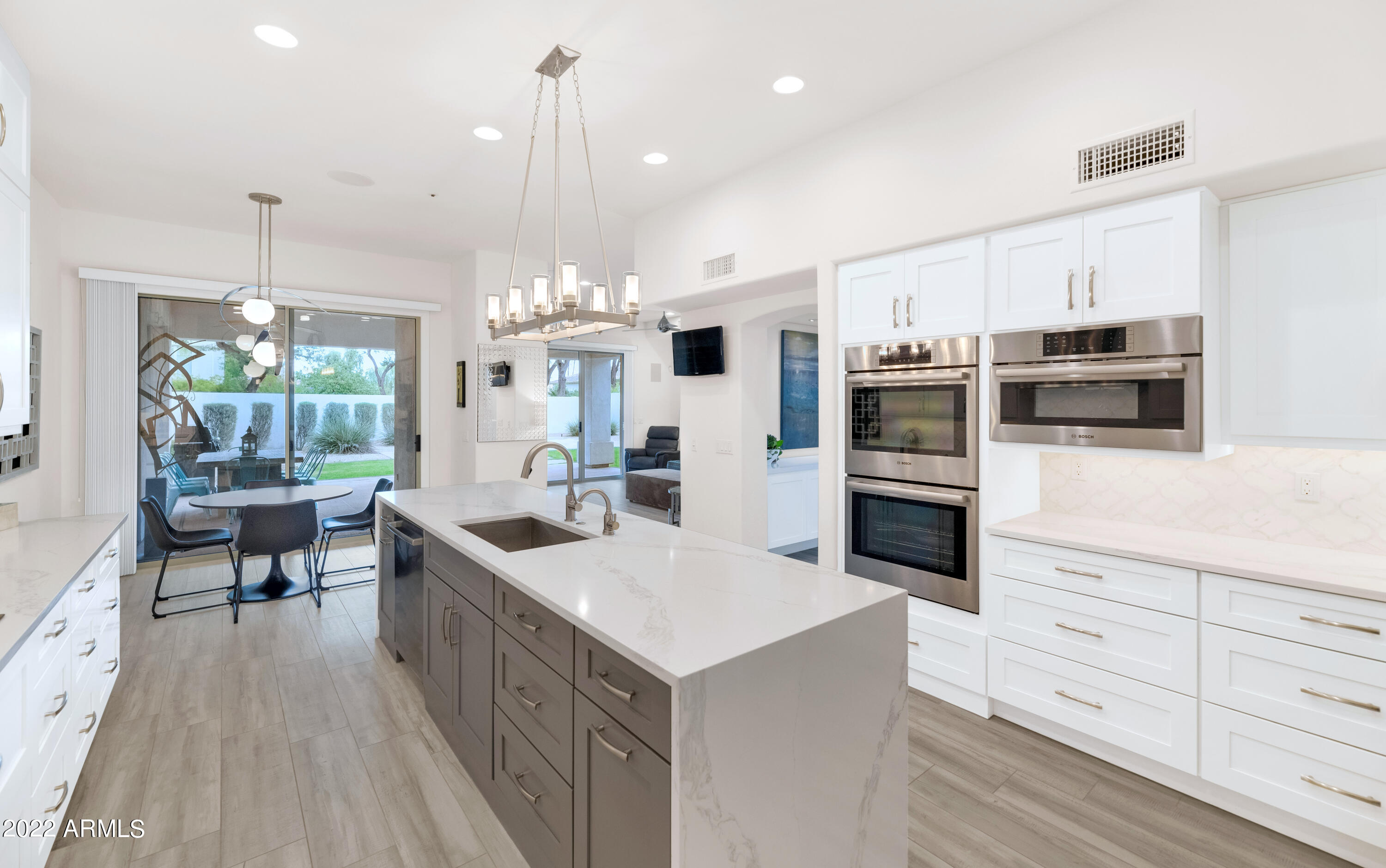 7634 E SIERRA VISTA Drive
