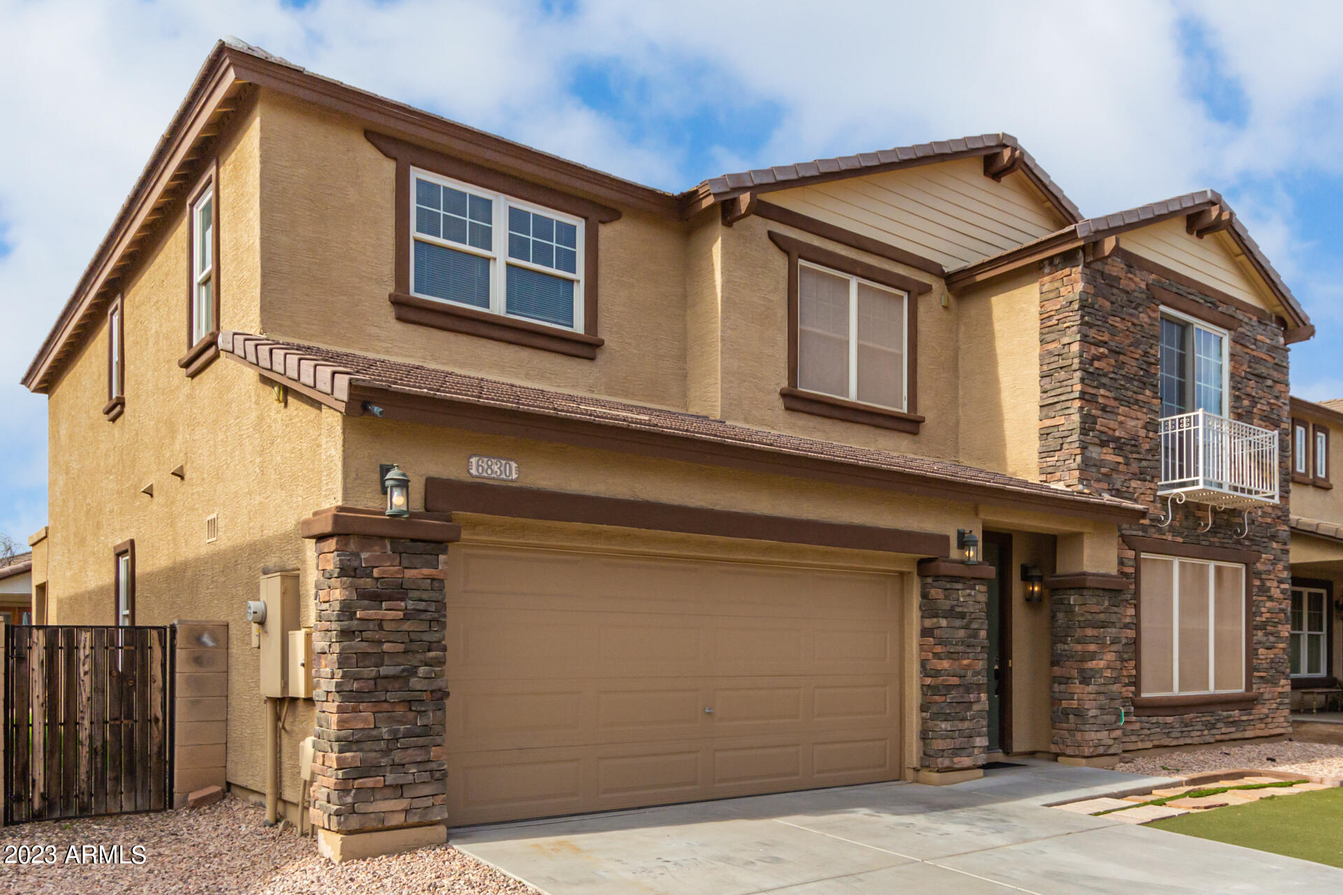 6830 S 42ND Drive