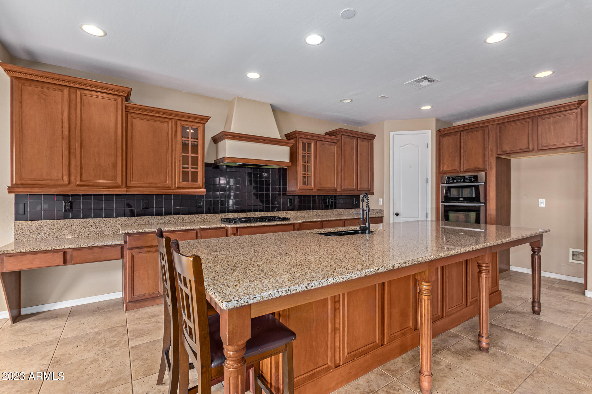 6830 S 42ND Drive