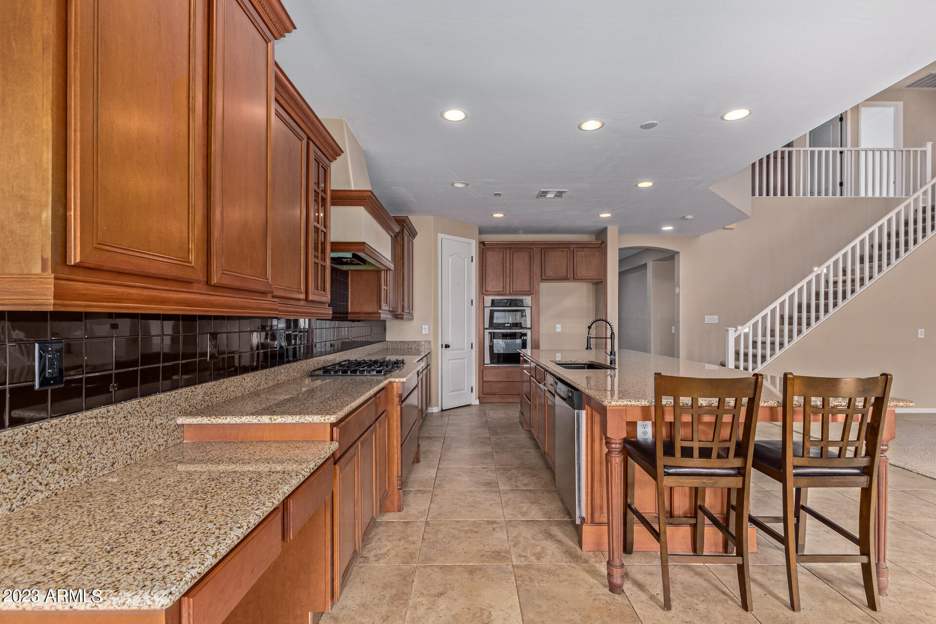 6830 S 42ND Drive
