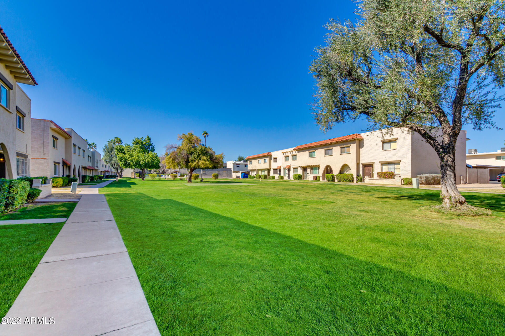 6933 E OSBORN Road Unit: D