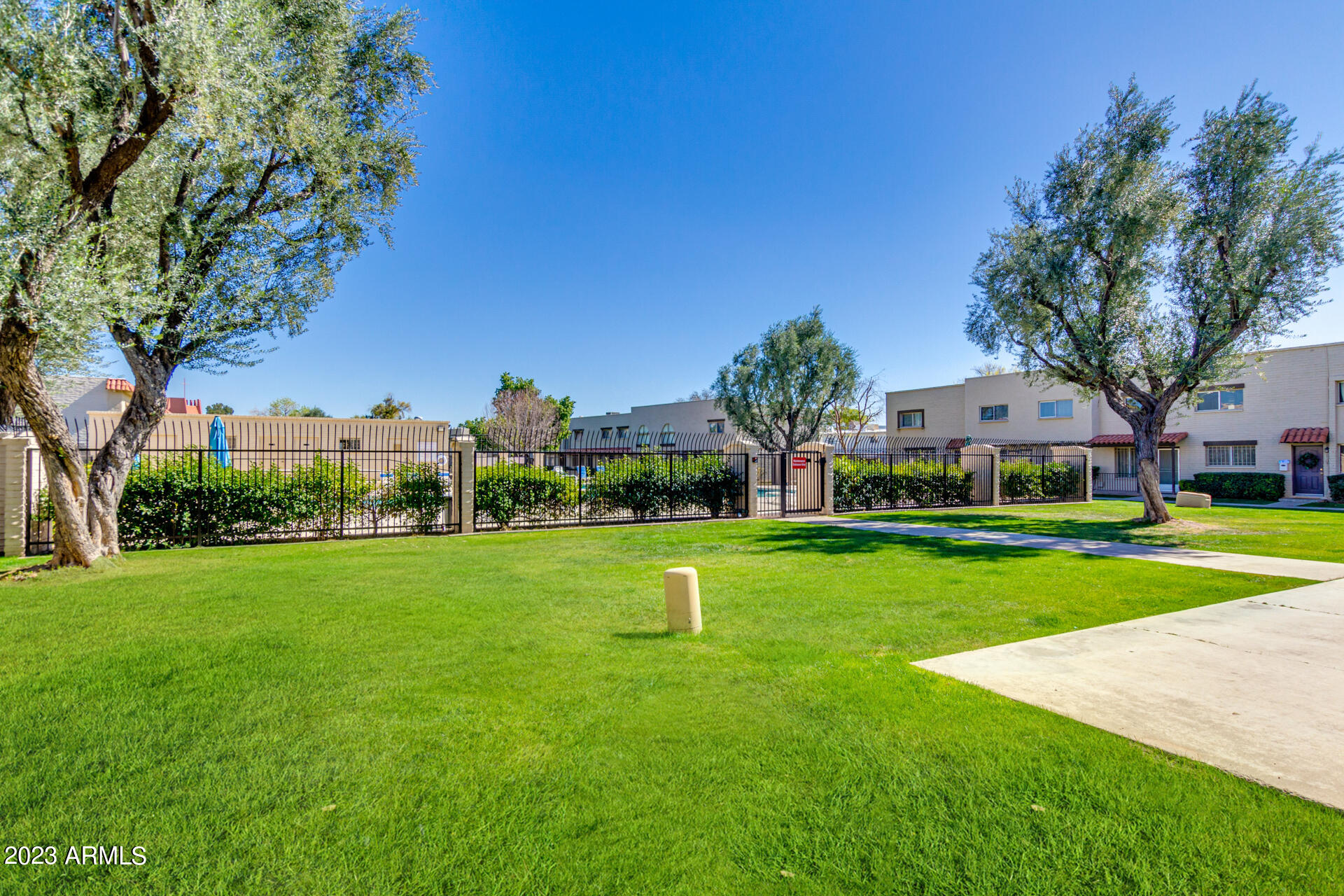 6933 E OSBORN Road Unit: D