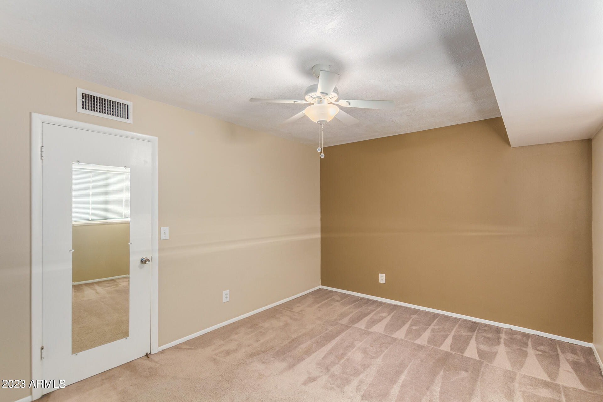 6933 E OSBORN Road Unit: D