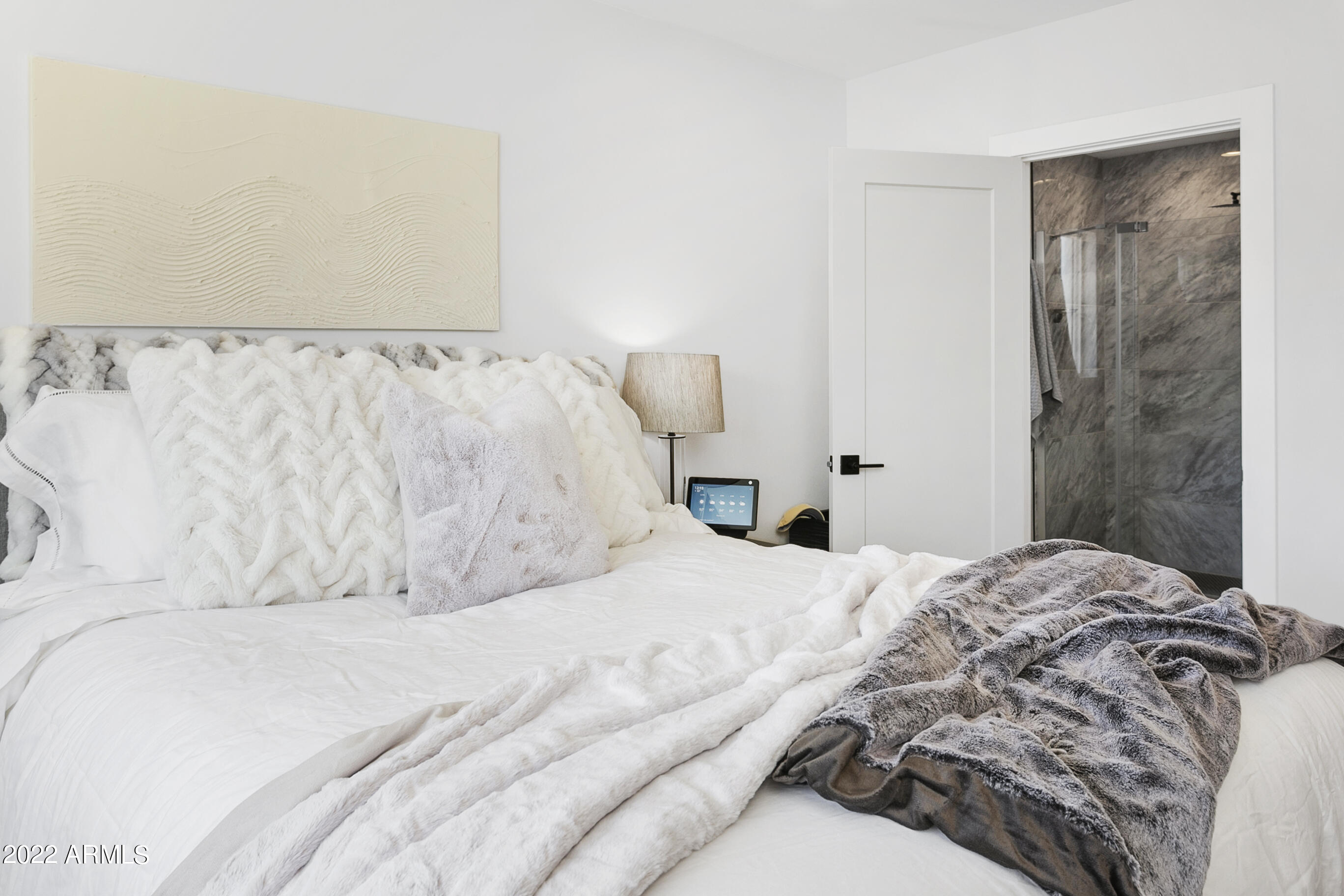 2520 E HIGHLAND Avenue