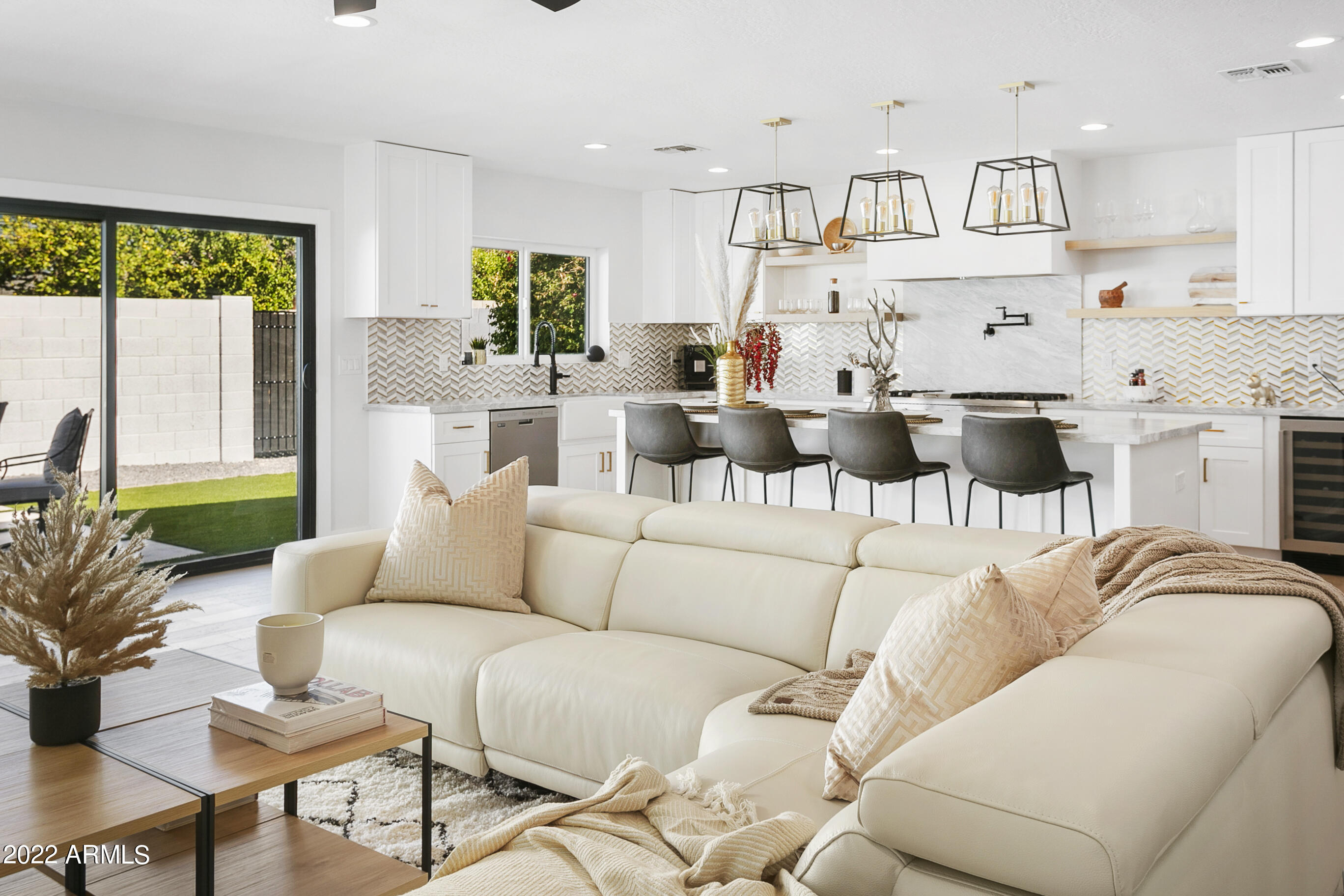 2520 E HIGHLAND Avenue