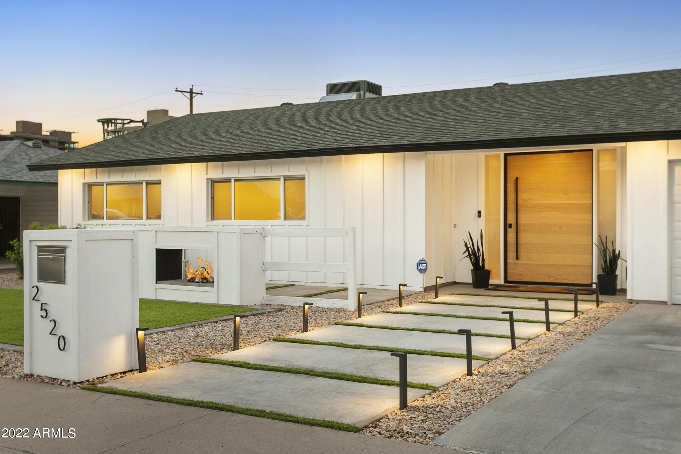 2520 E HIGHLAND Avenue