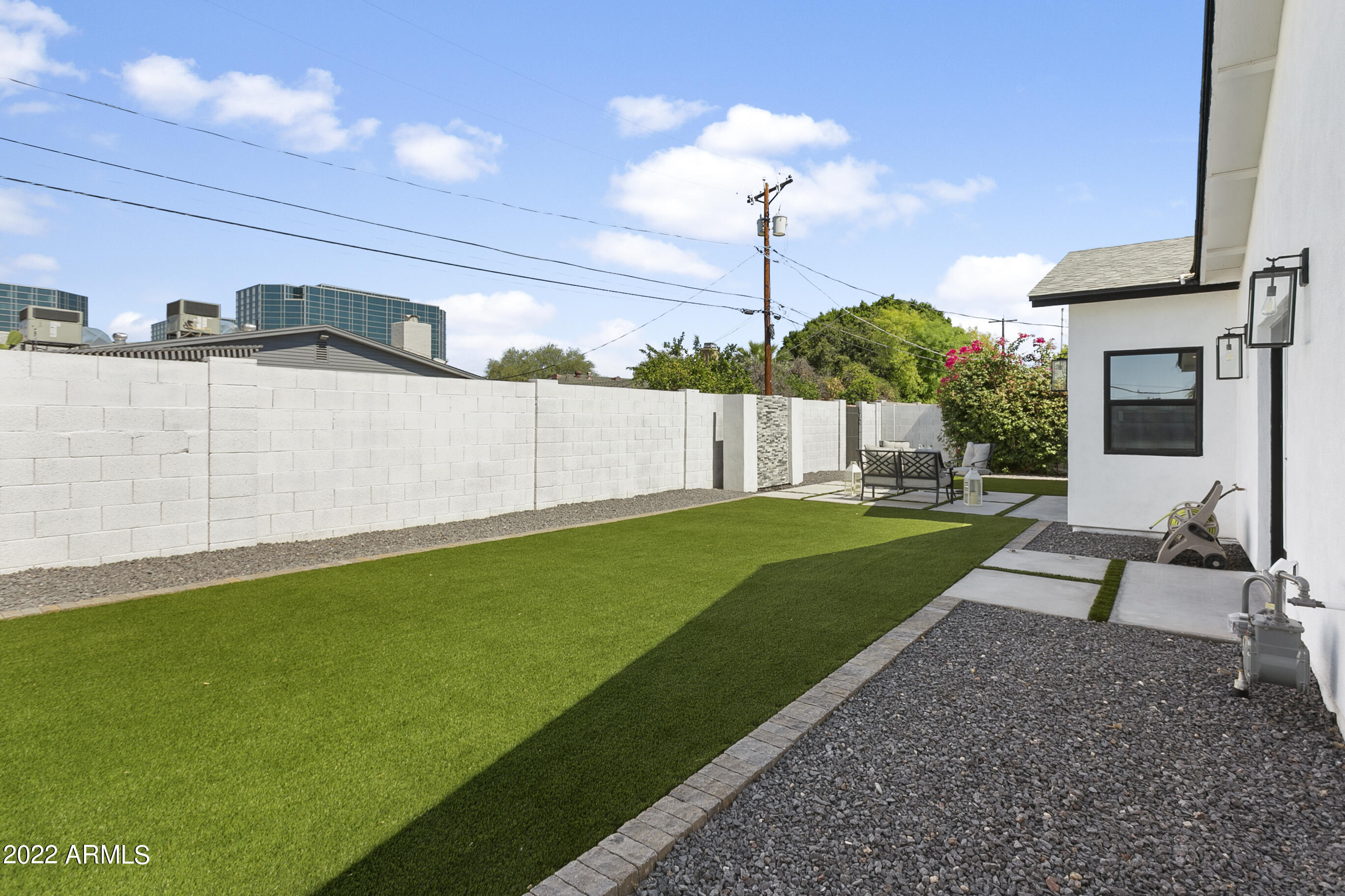 2520 E HIGHLAND Avenue