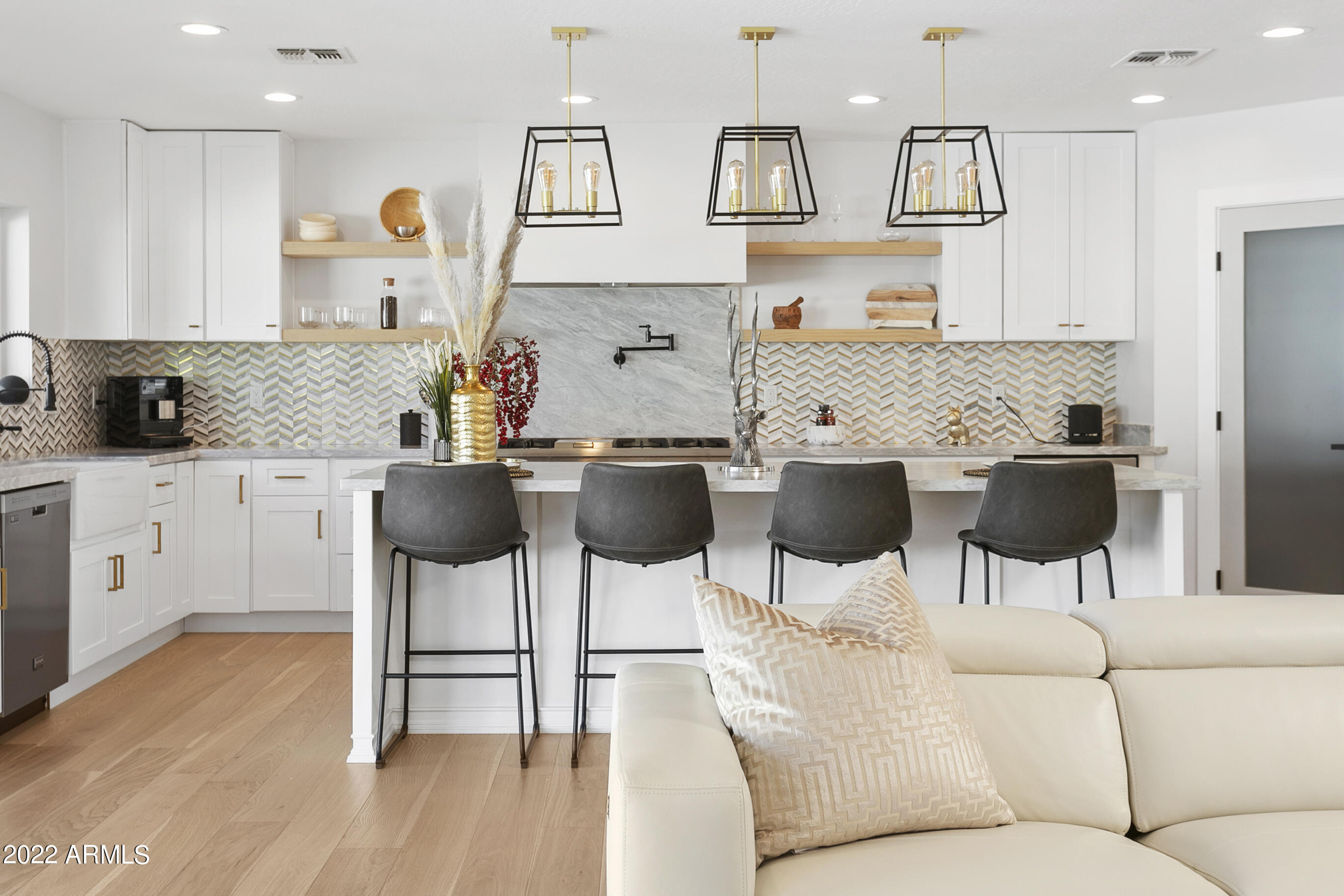 2520 E HIGHLAND Avenue