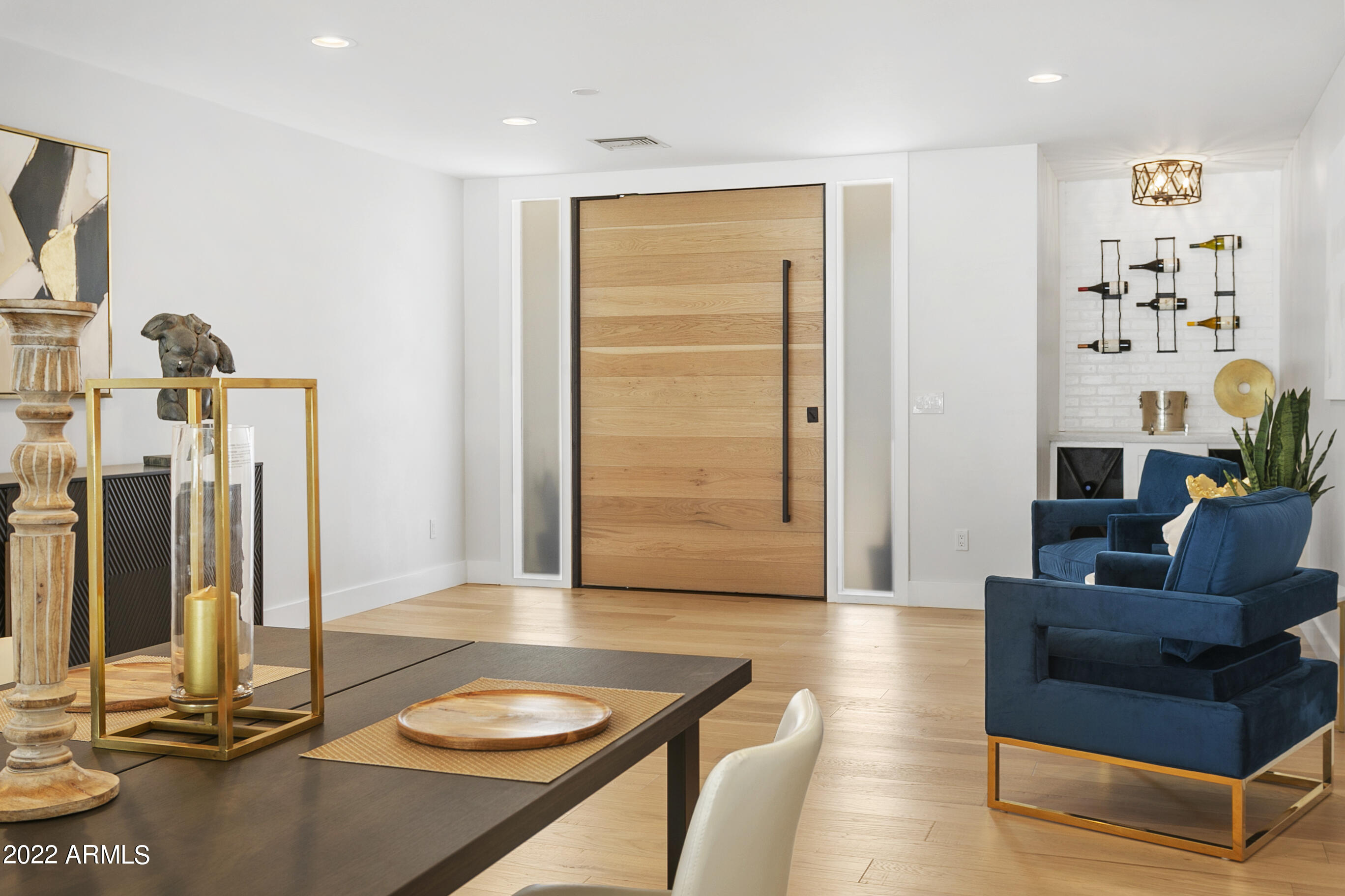 2520 E HIGHLAND Avenue