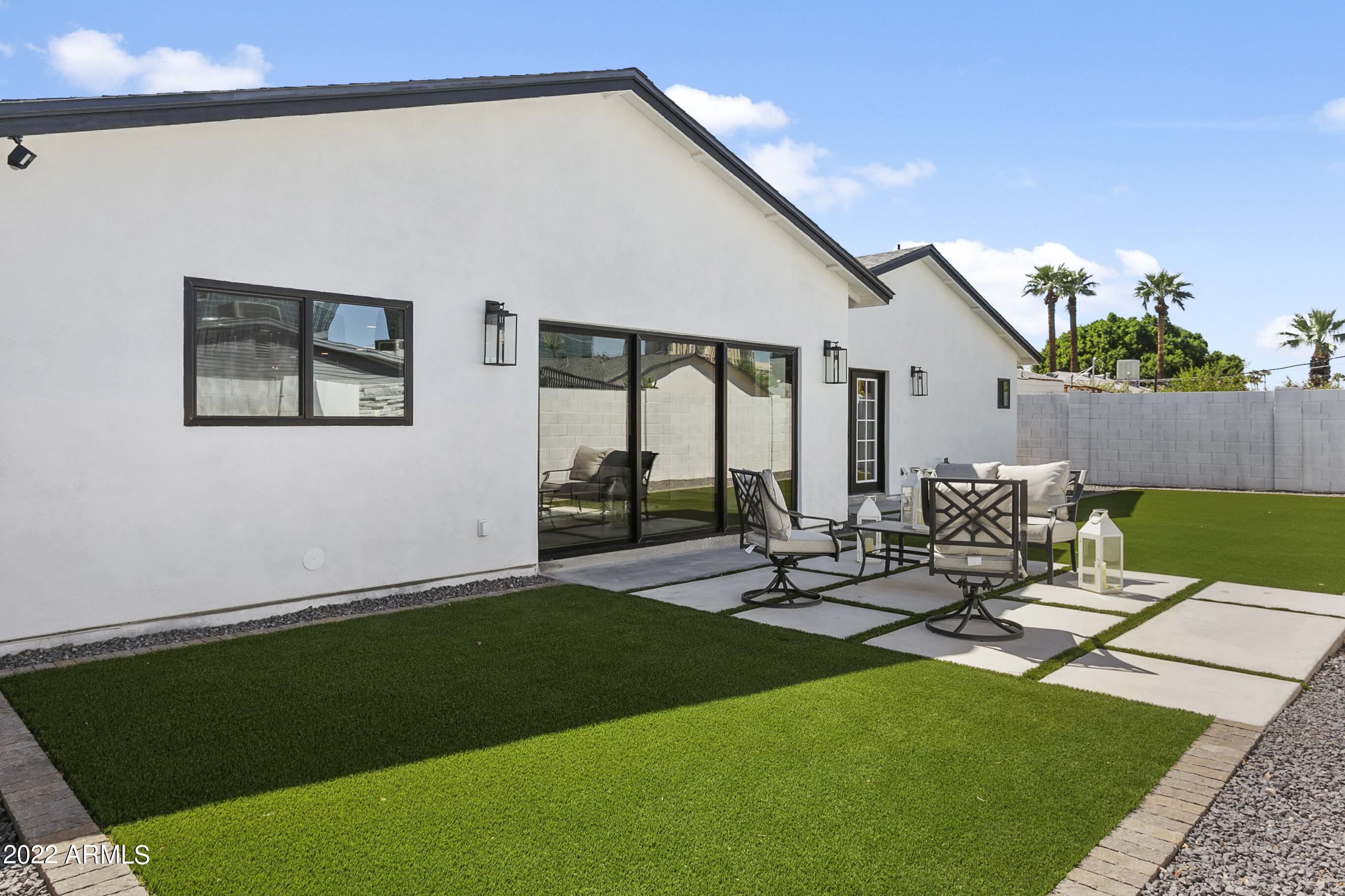 2520 E HIGHLAND Avenue