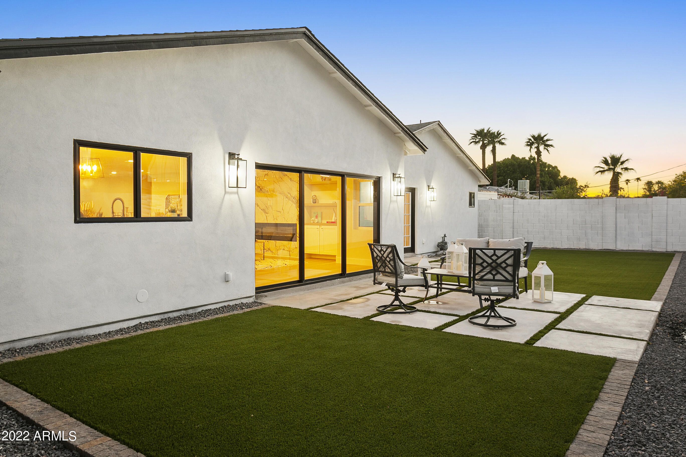 2520 E HIGHLAND Avenue