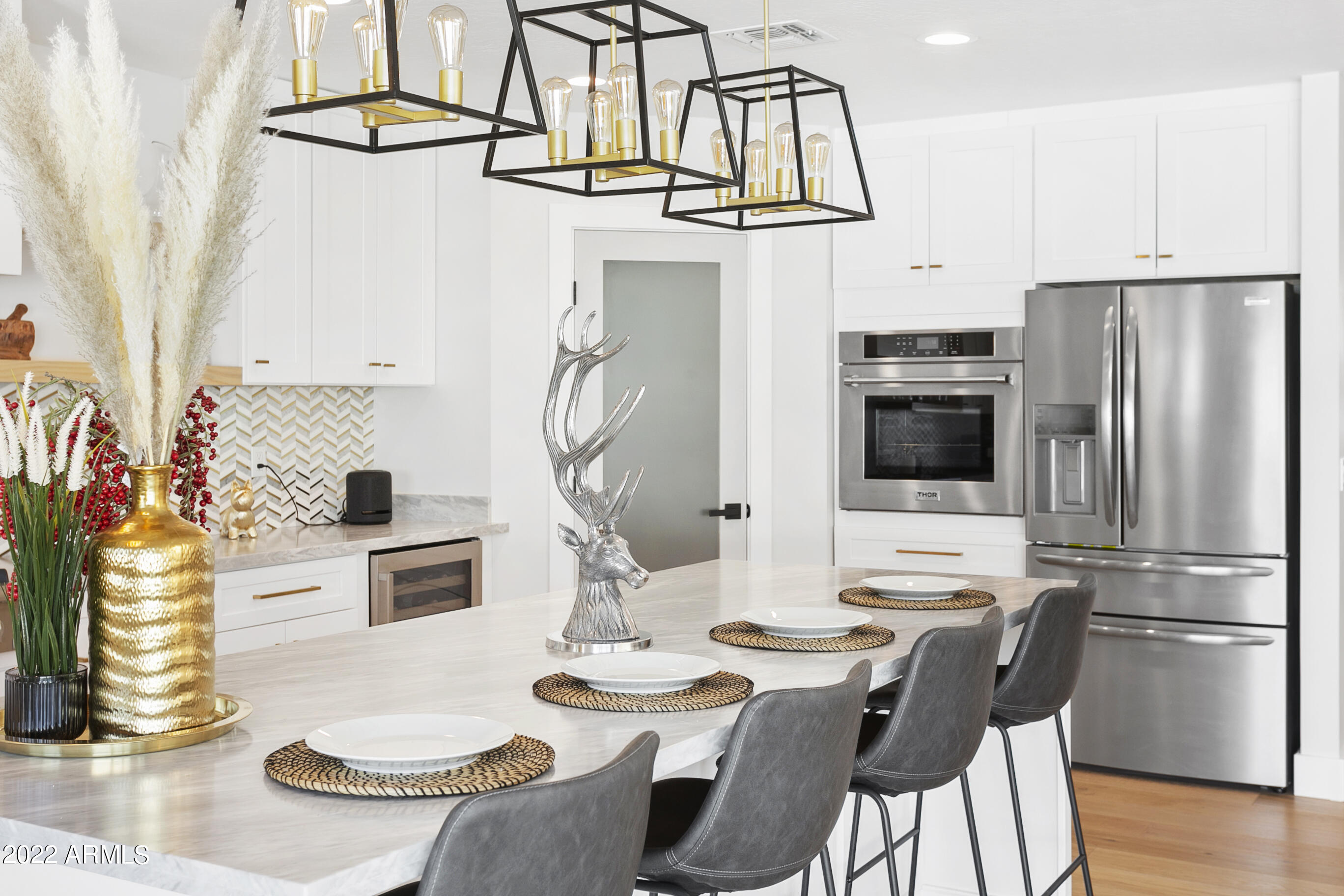 2520 E HIGHLAND Avenue