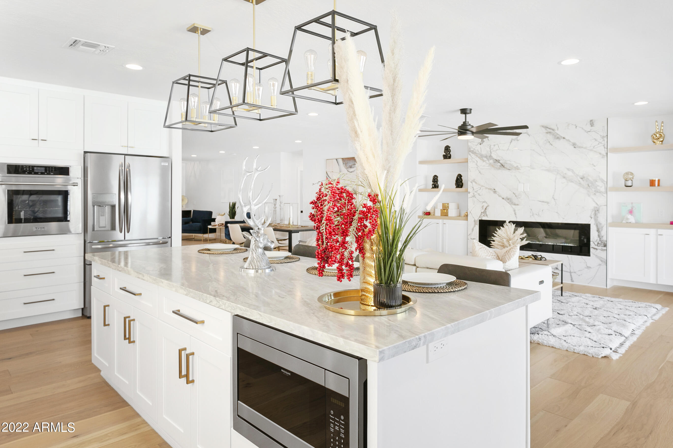 2520 E HIGHLAND Avenue