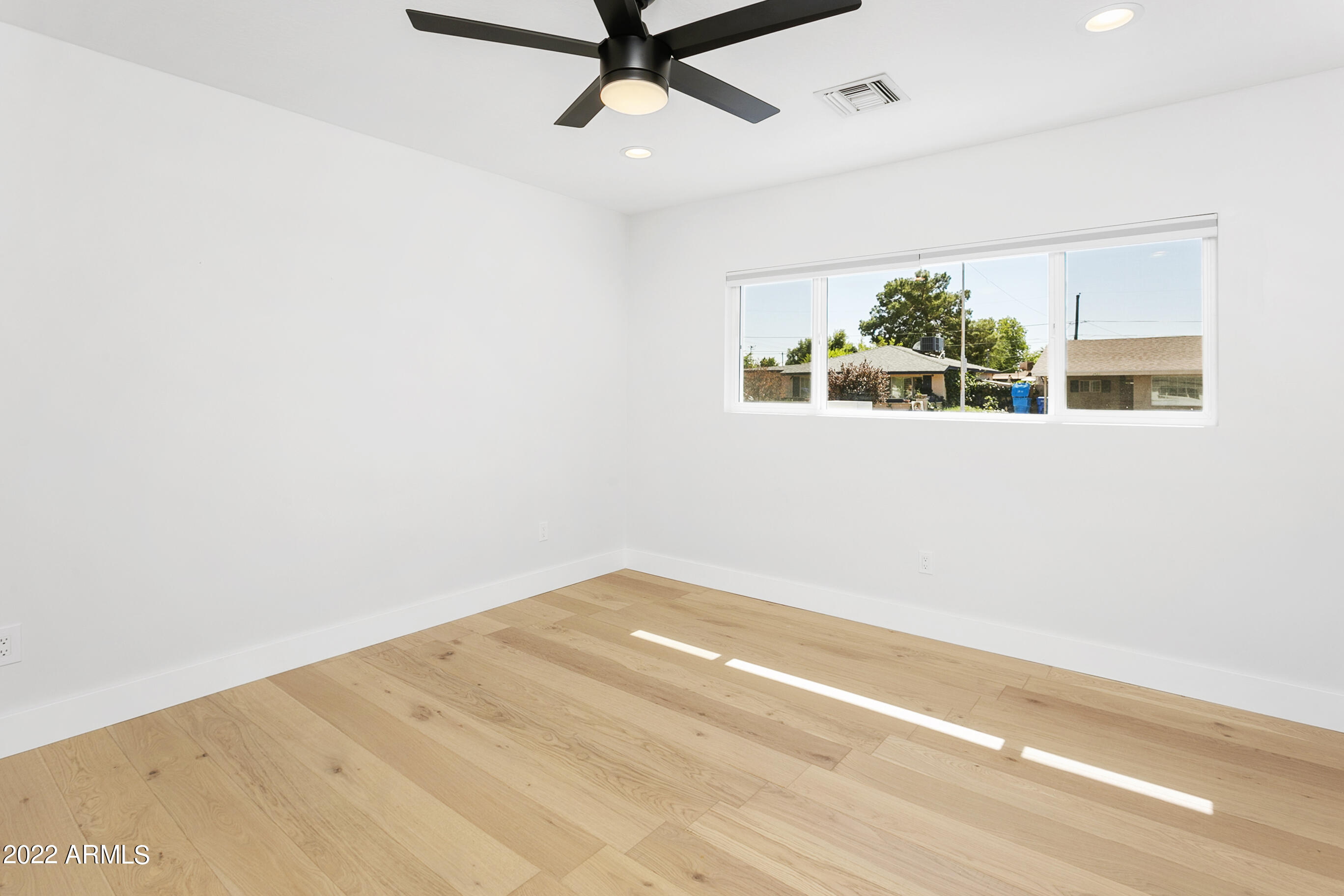 2520 E HIGHLAND Avenue