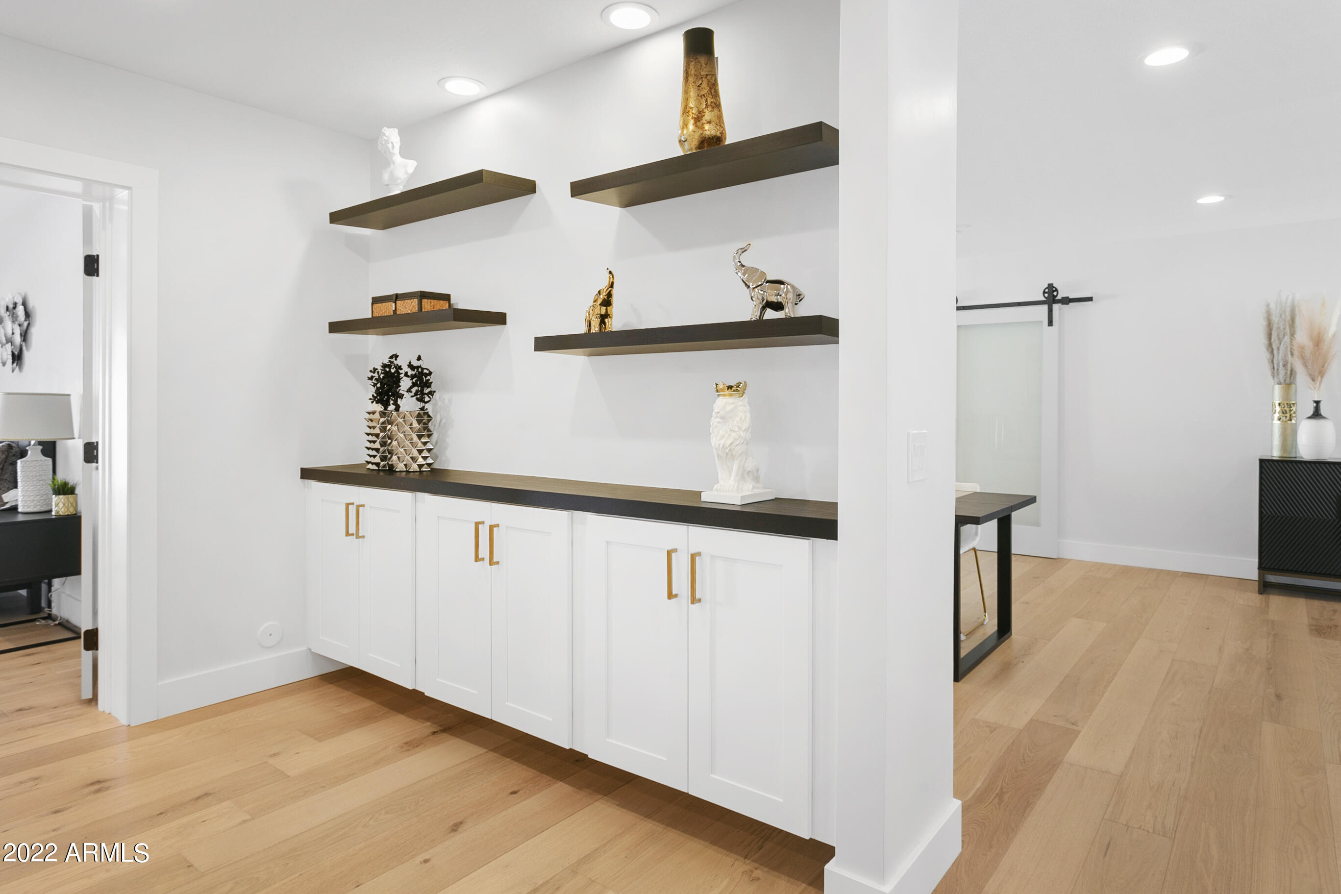 2520 E HIGHLAND Avenue