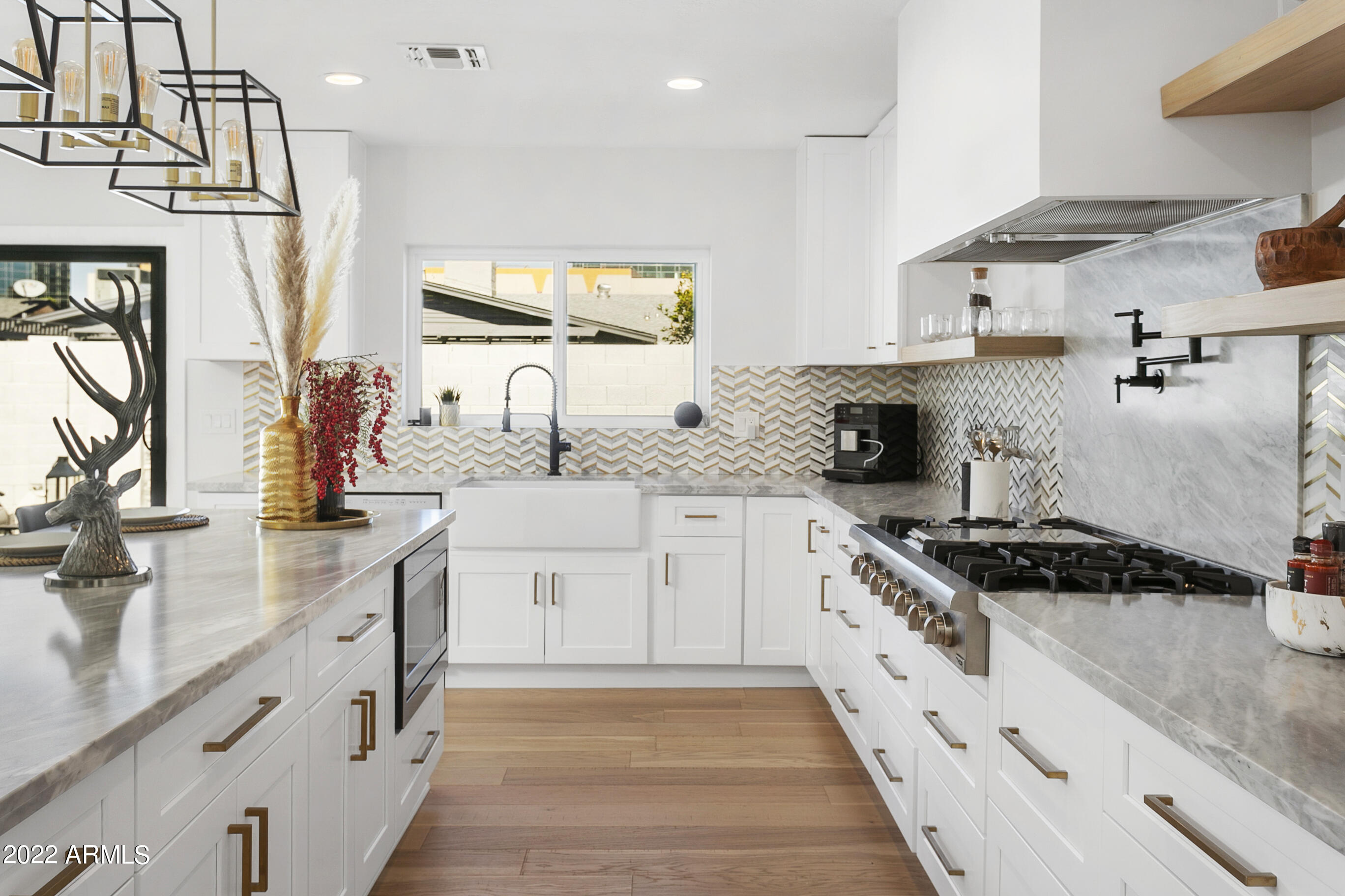 2520 E HIGHLAND Avenue