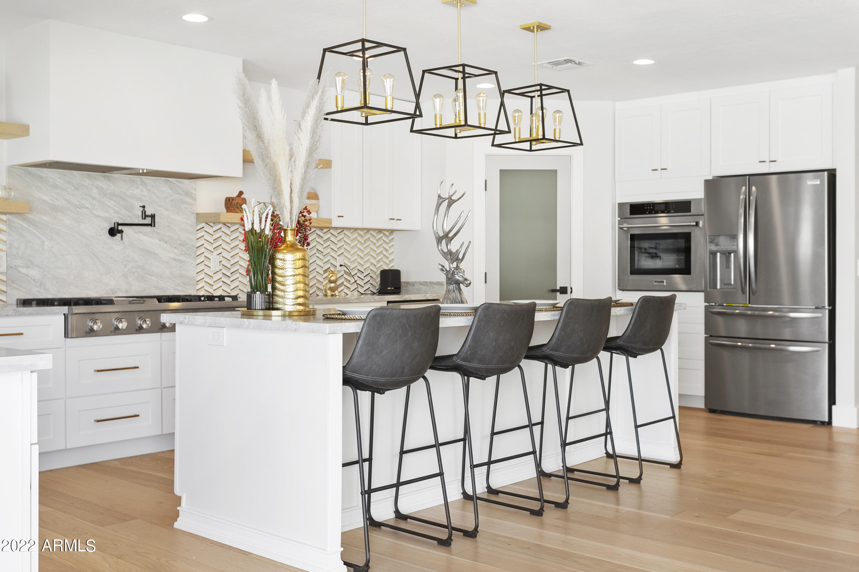 2520 E HIGHLAND Avenue