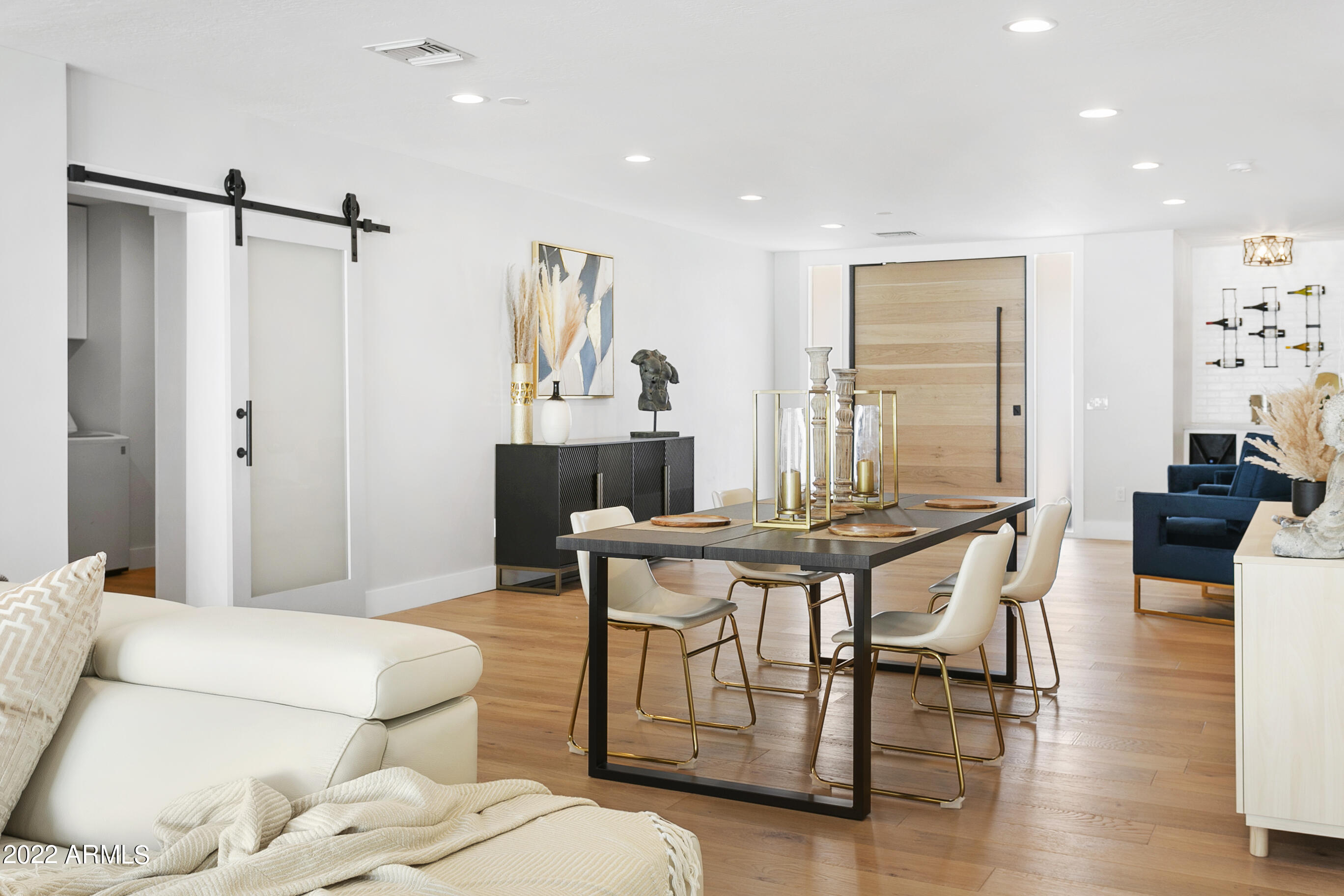 2520 E HIGHLAND Avenue