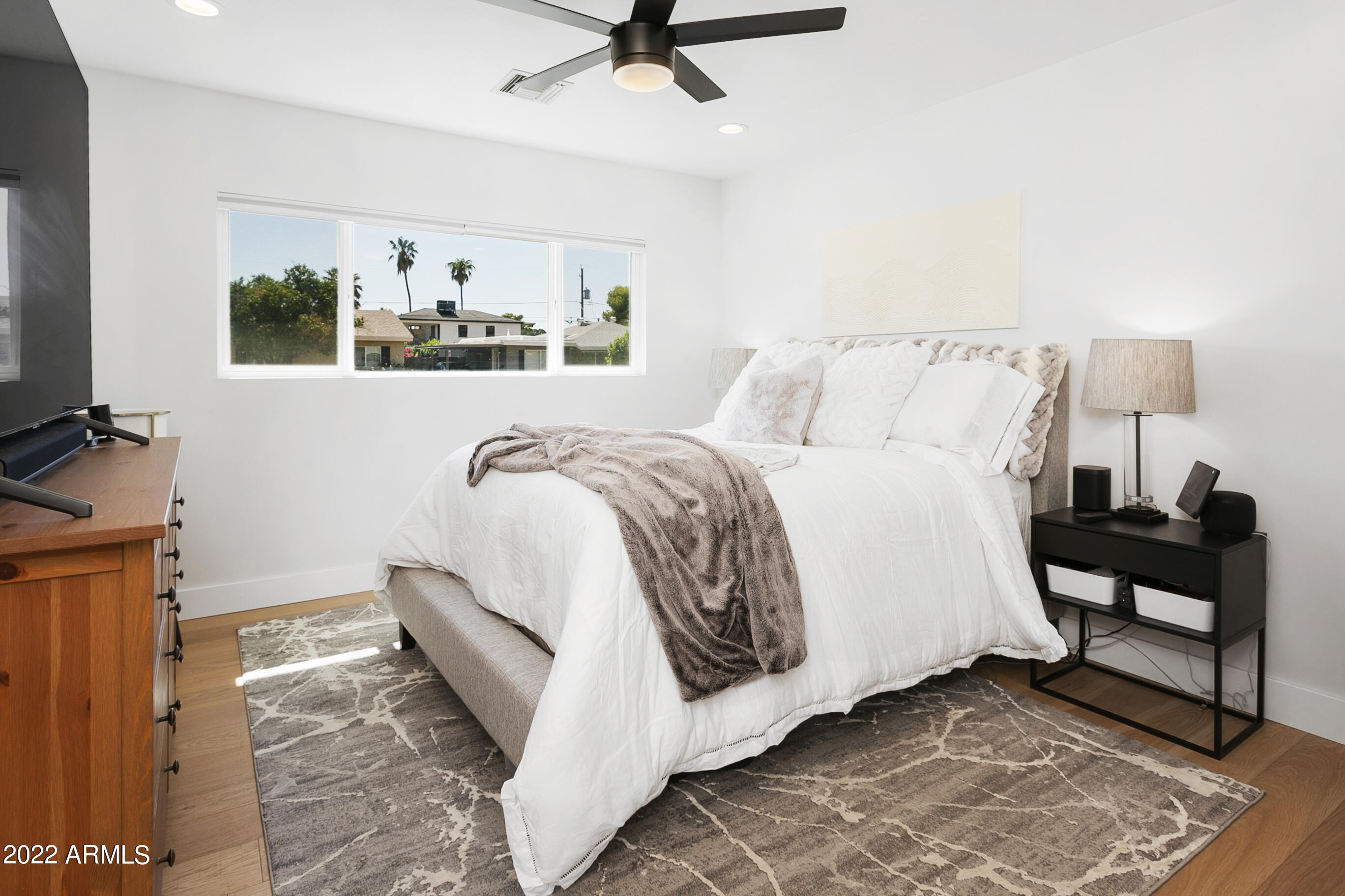 2520 E HIGHLAND Avenue