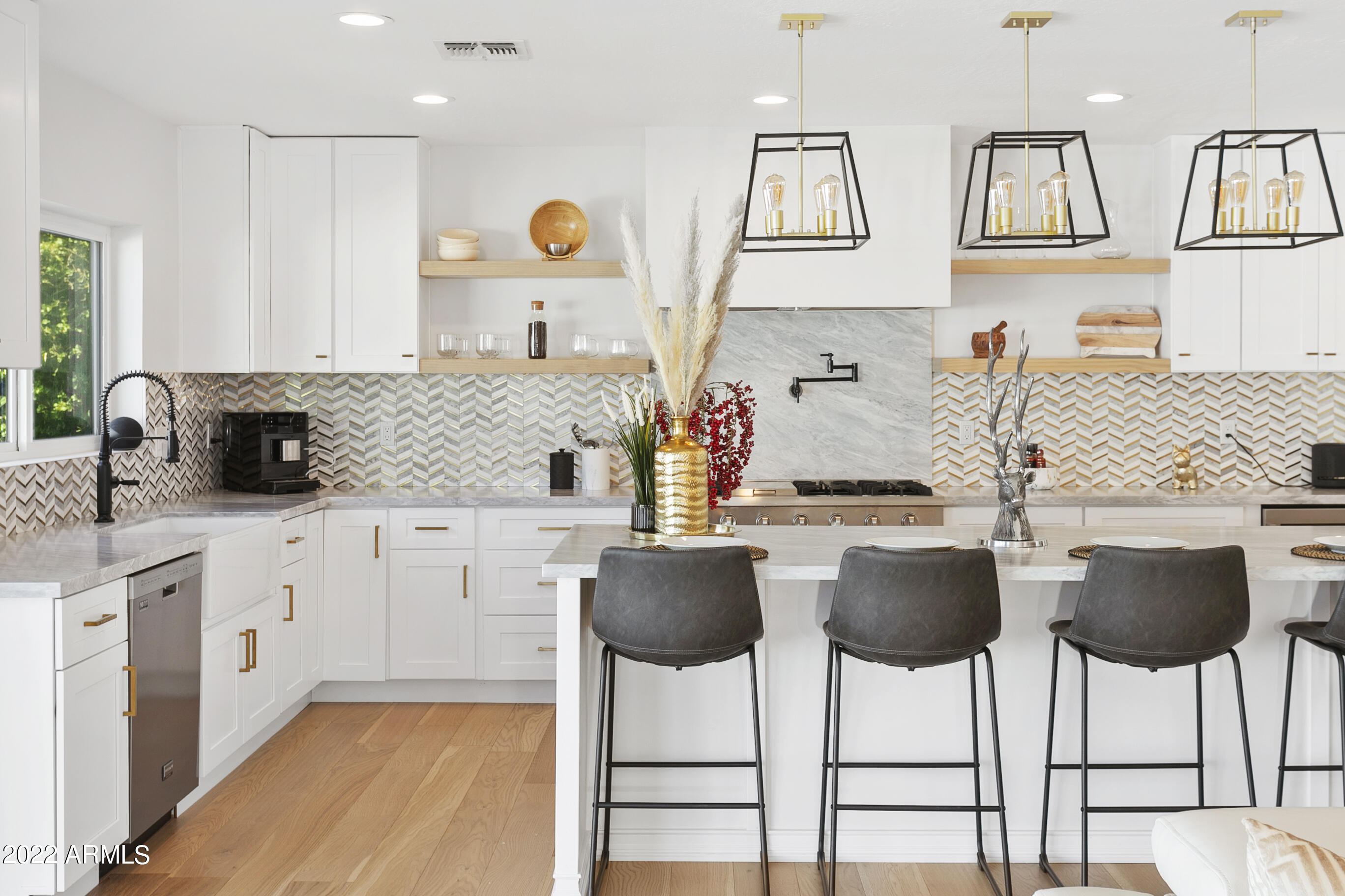 2520 E HIGHLAND Avenue