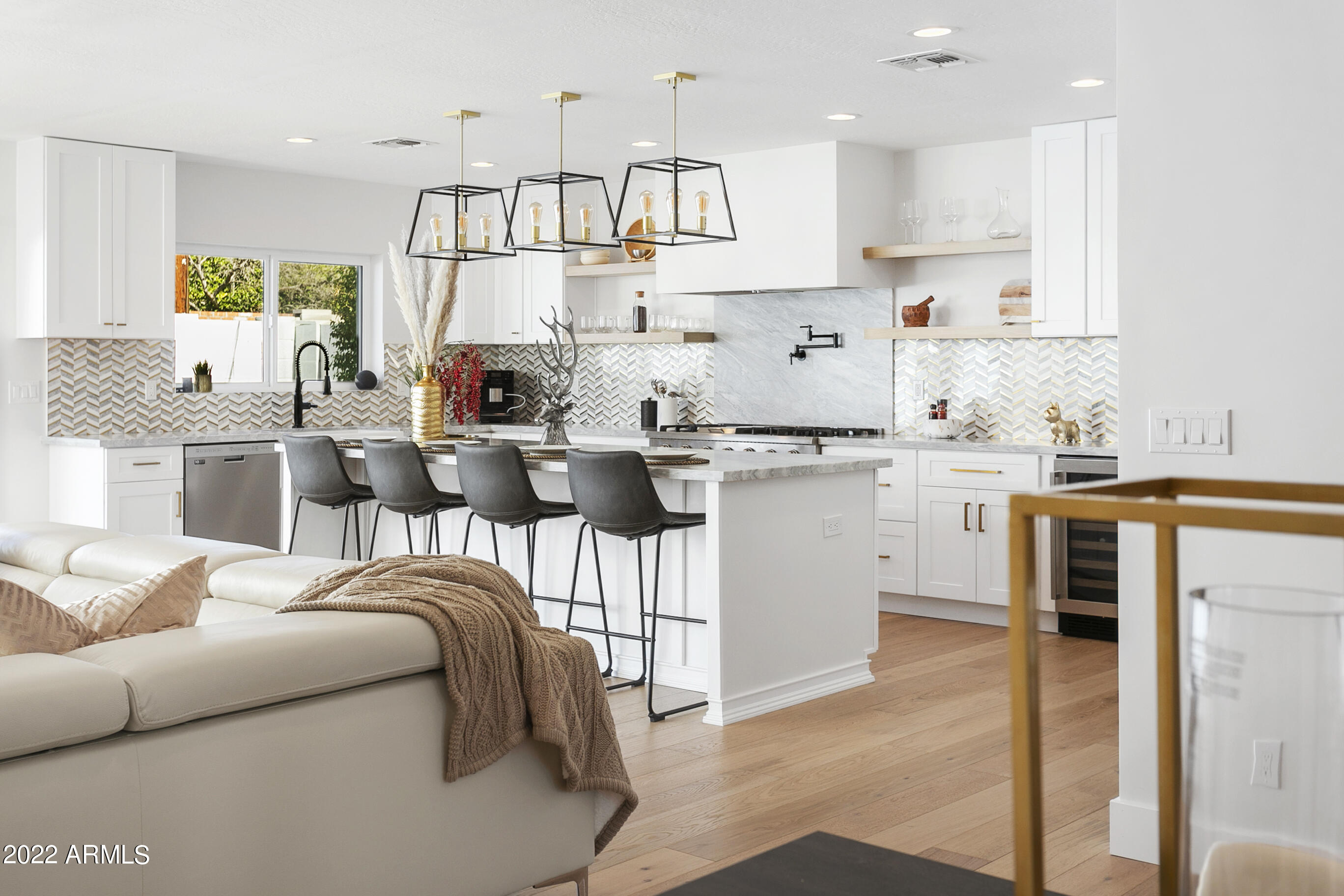 2520 E HIGHLAND Avenue