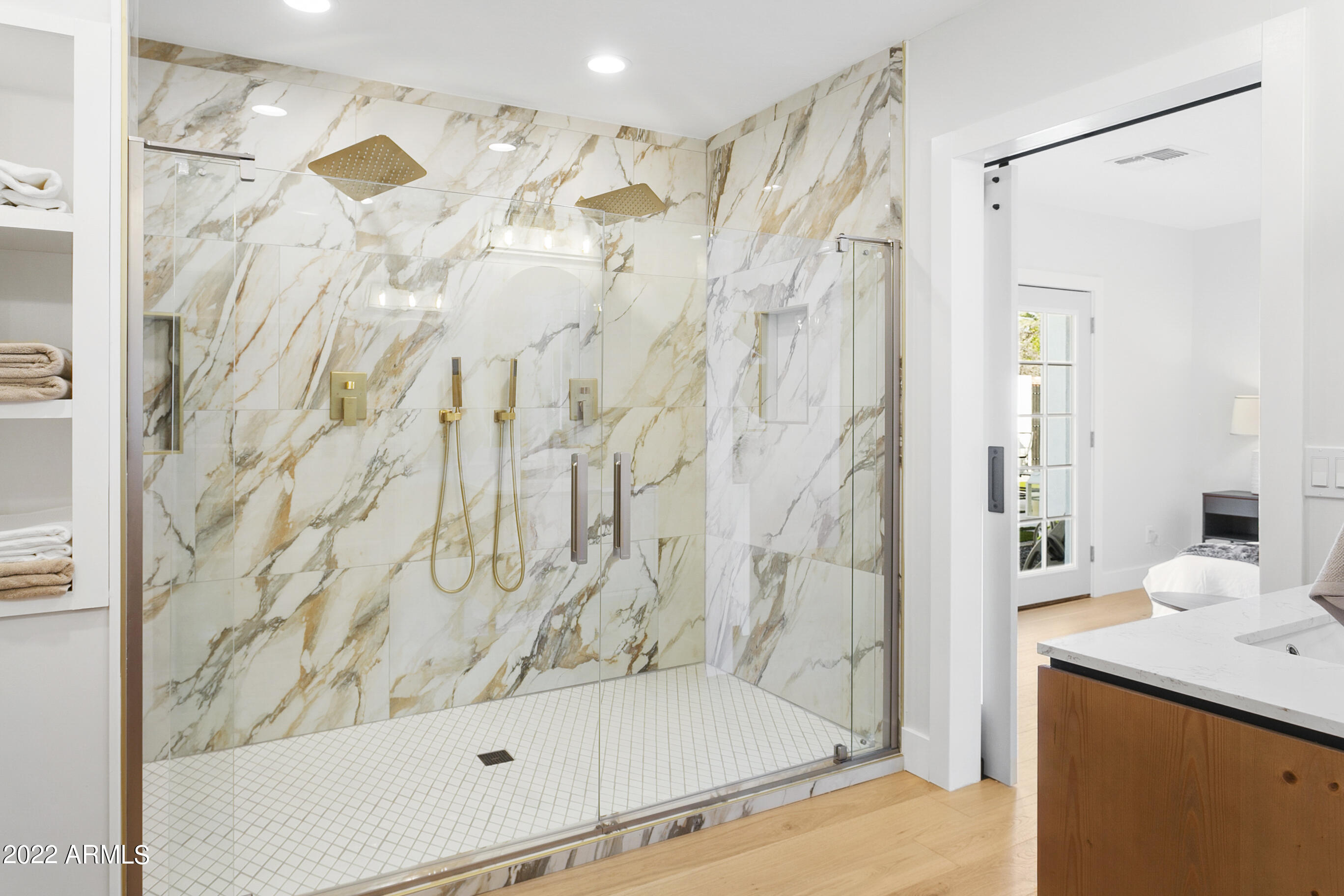 2520 E HIGHLAND Avenue