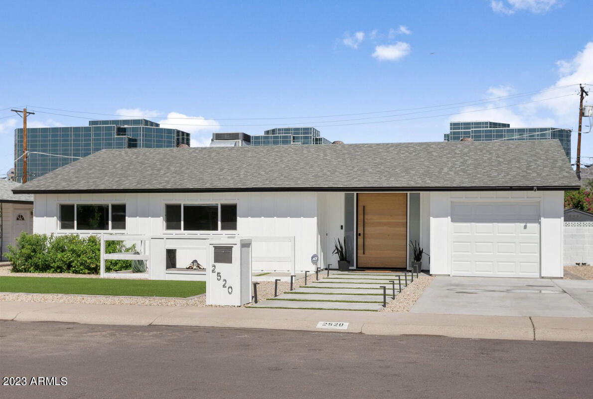 2520 E HIGHLAND Avenue