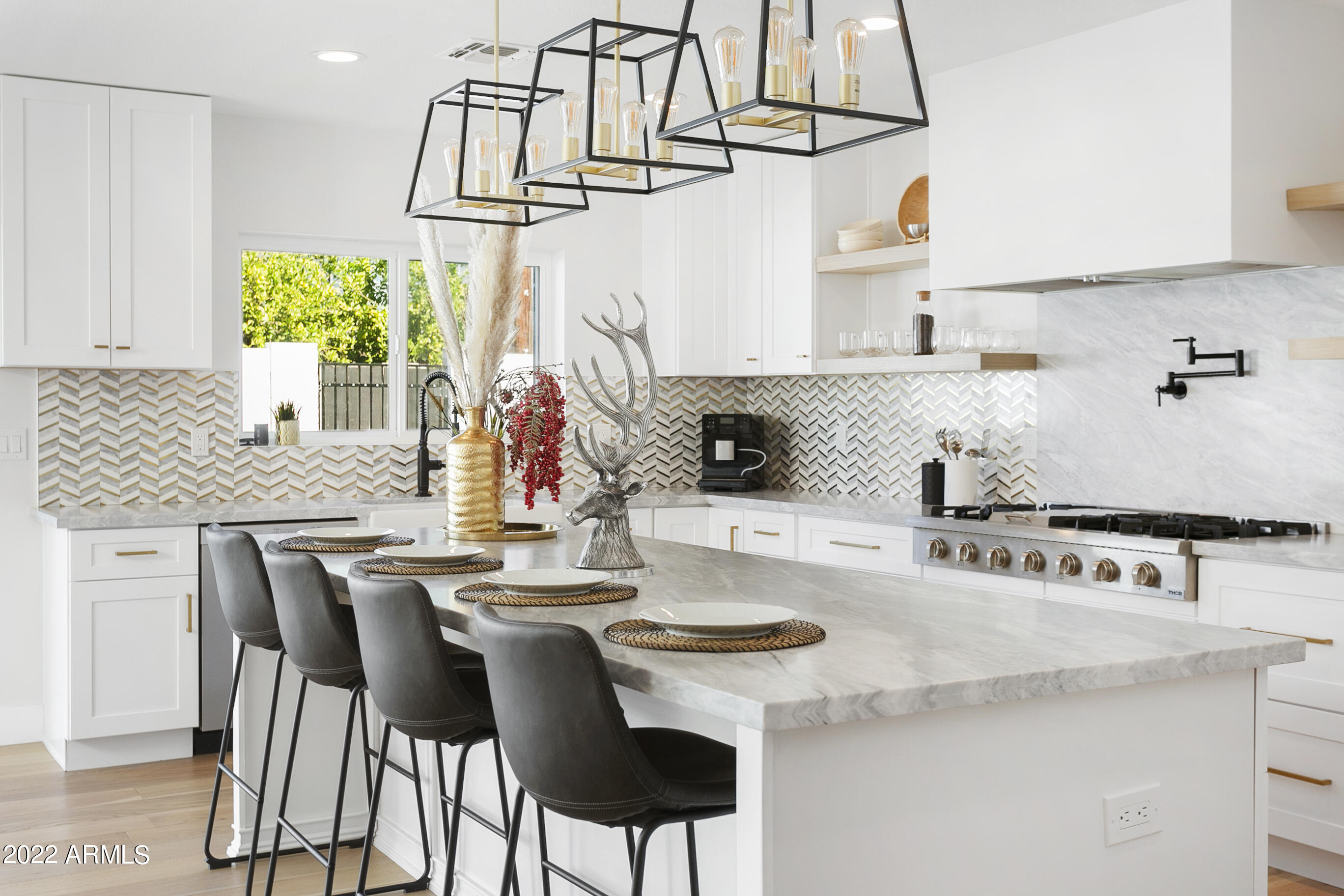 2520 E HIGHLAND Avenue