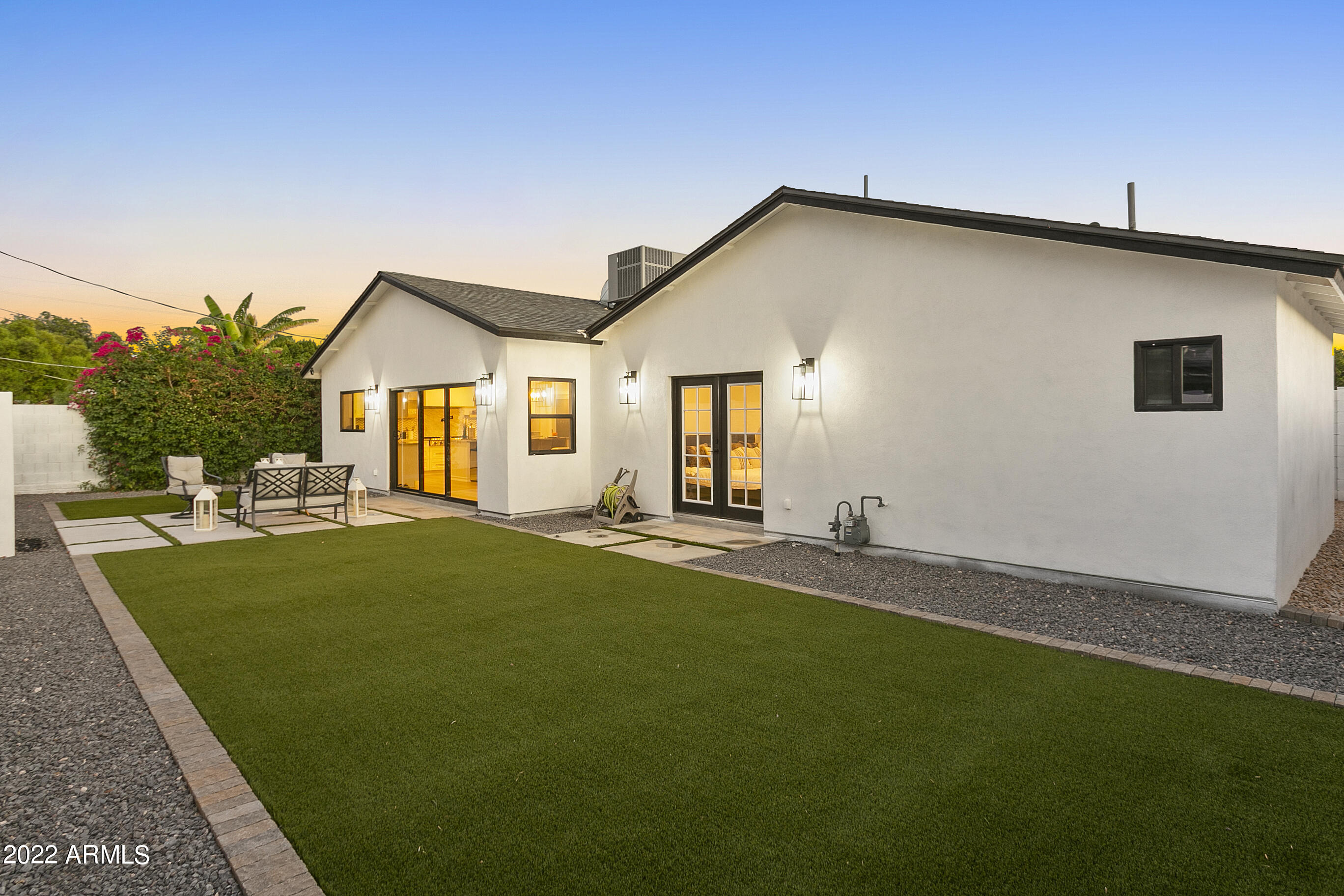 2520 E HIGHLAND Avenue