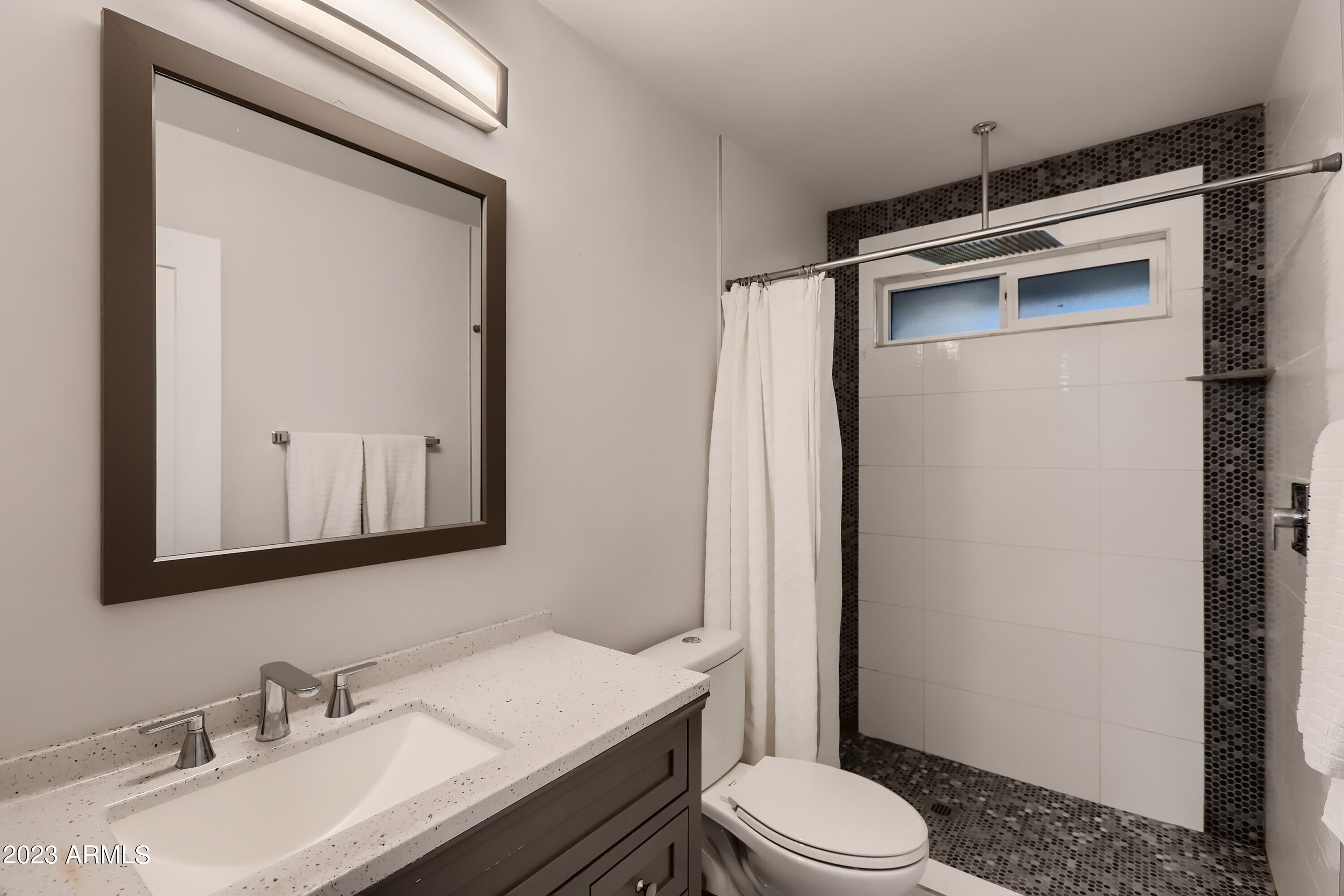 1212 W OREGON Avenue