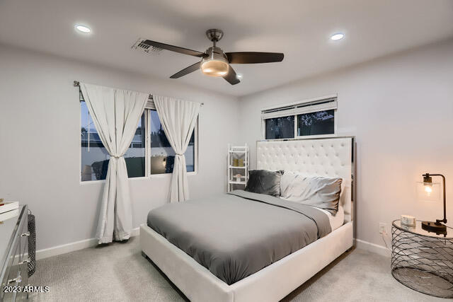 1212 W OREGON Avenue