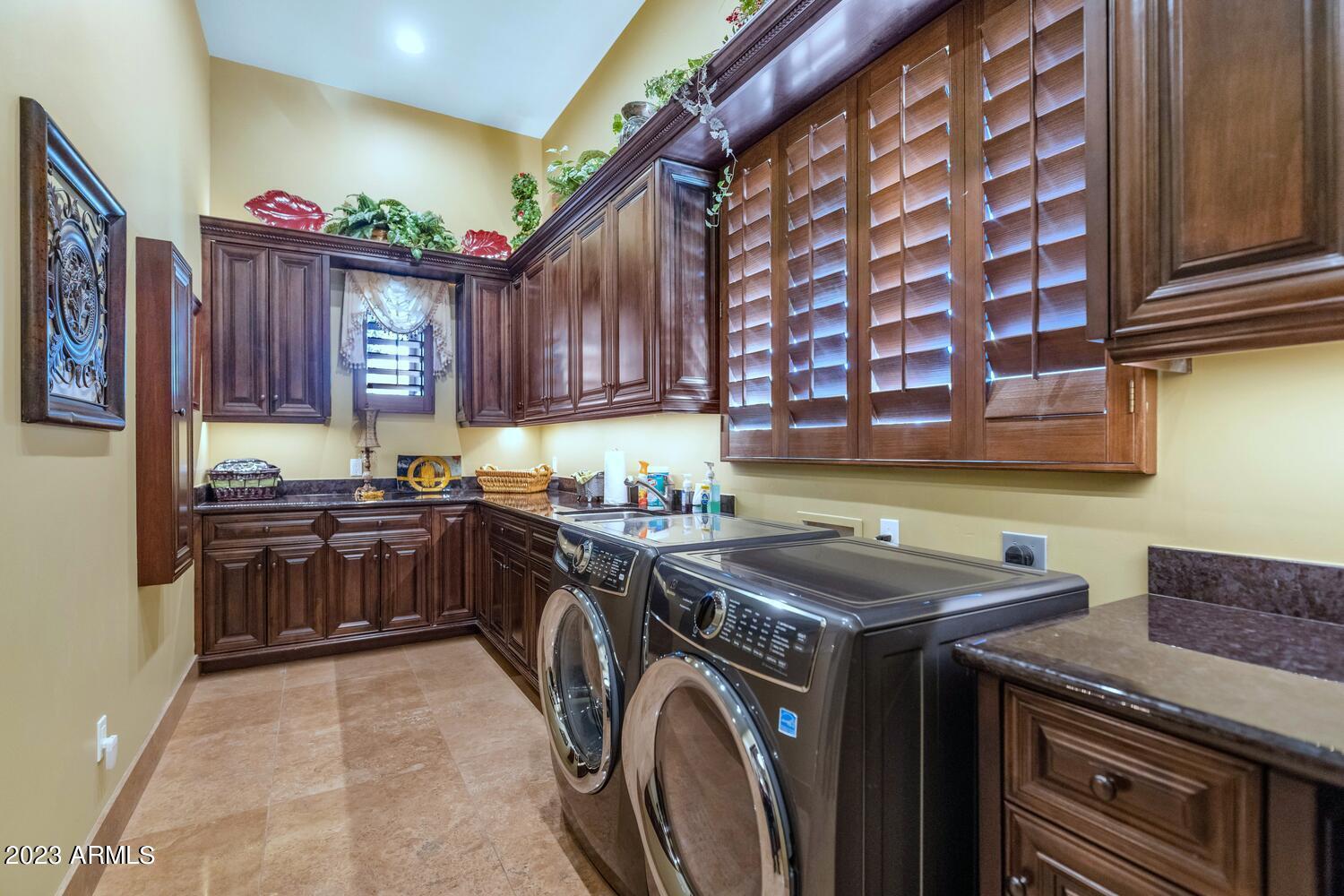 11593 E COCHISE Drive