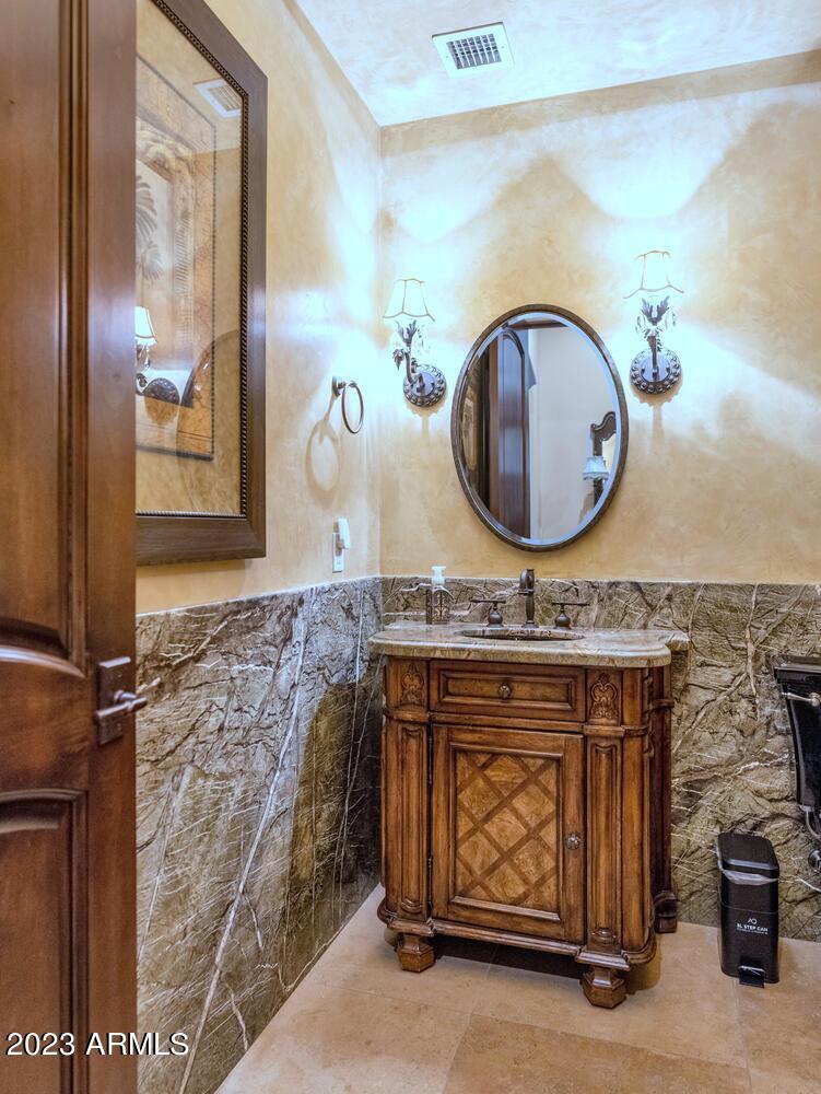 11593 E COCHISE Drive