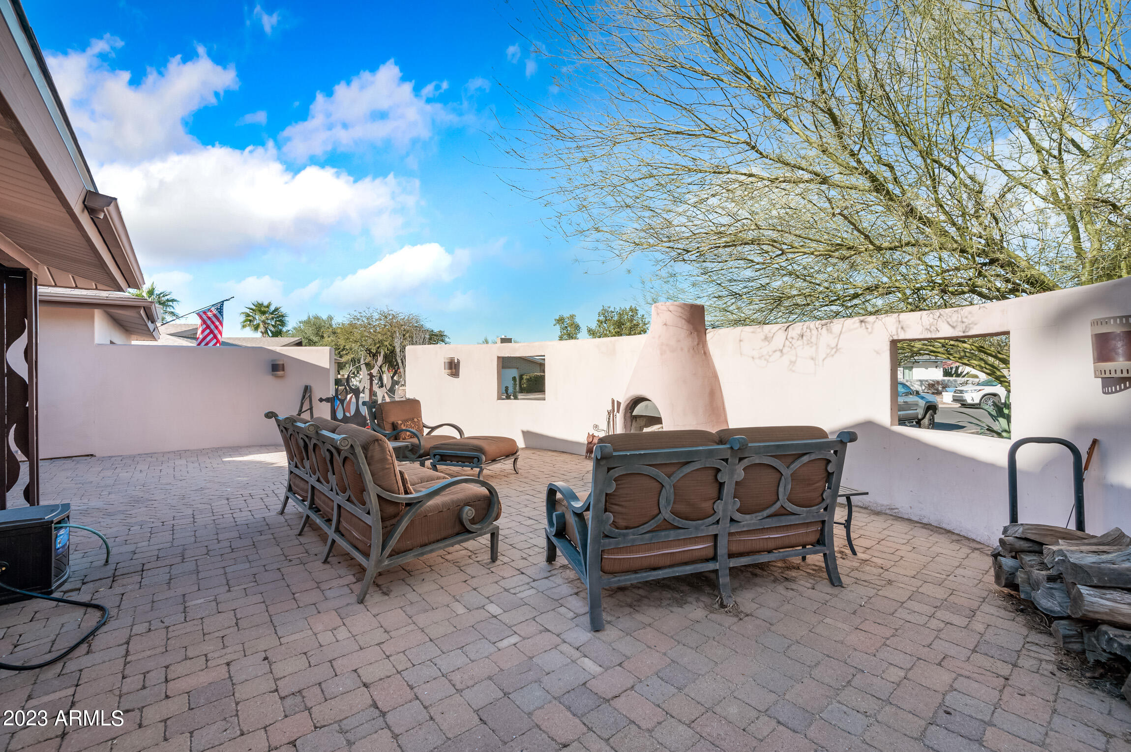 3133 E CALAVEROS Drive