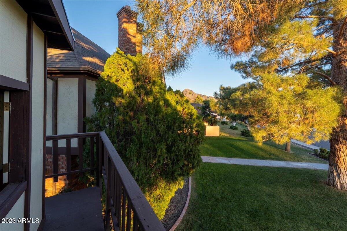 910 E KALER Drive
