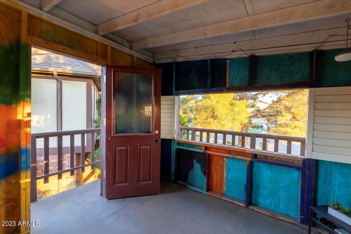910 E KALER Drive