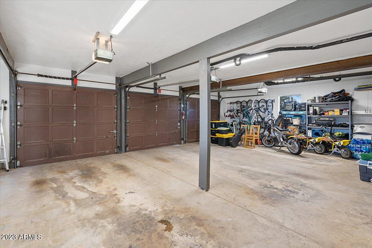 910 E KALER Drive