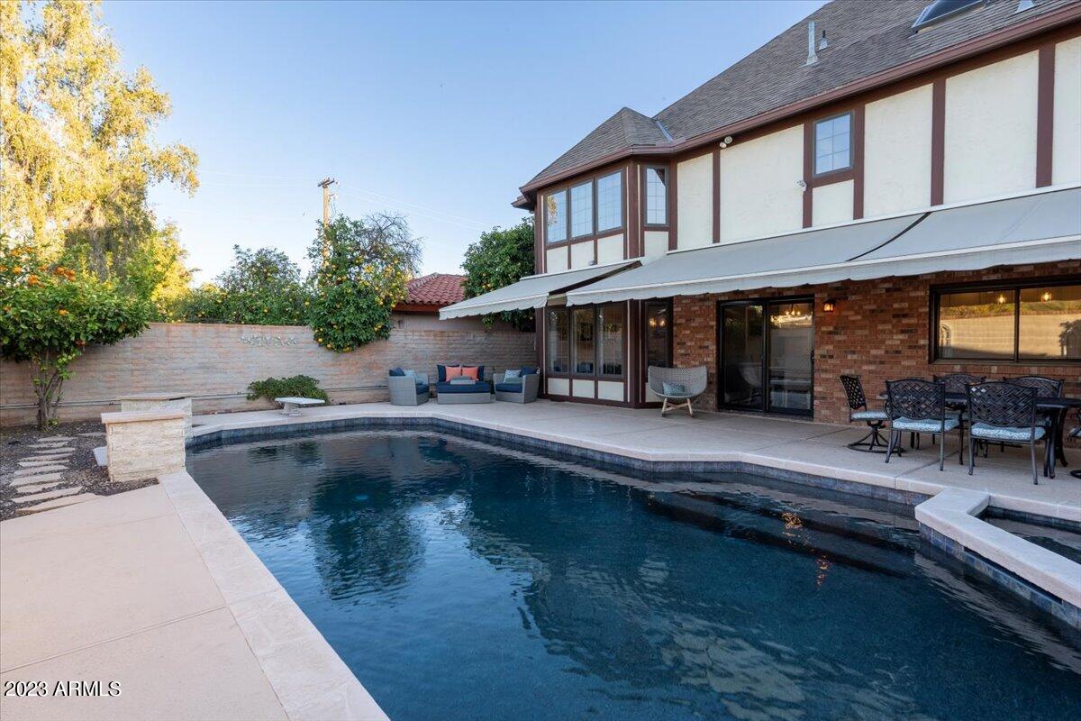 910 E KALER Drive
