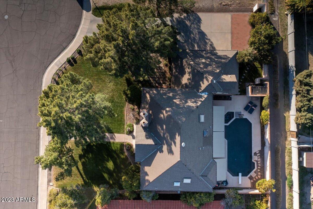 910 E KALER Drive